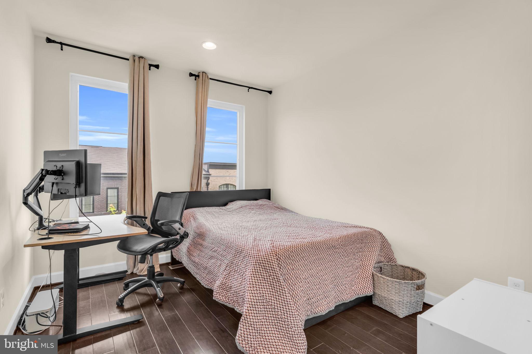 BRAMBLETON TOWN CENTER - Residential