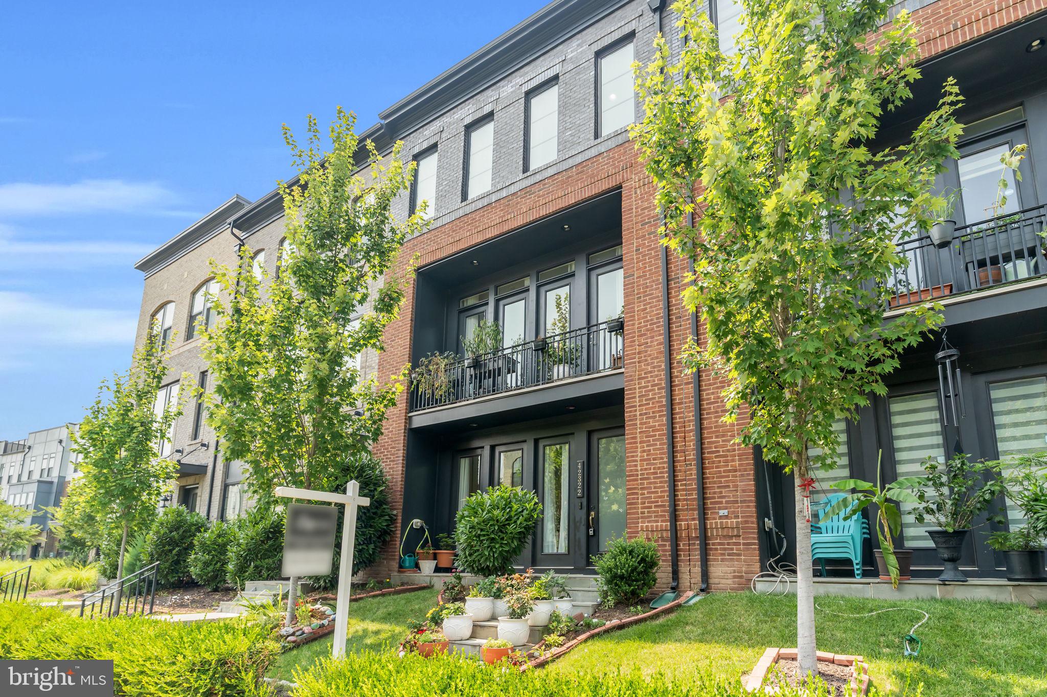 BRAMBLETON TOWN CENTER - Residential
