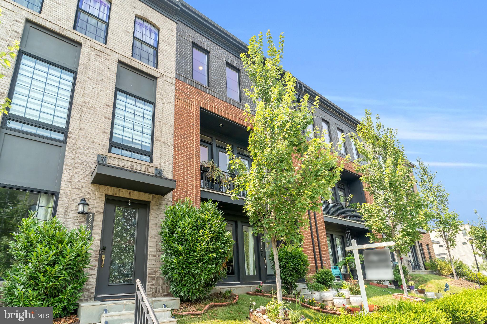 BRAMBLETON TOWN CENTER - Residential