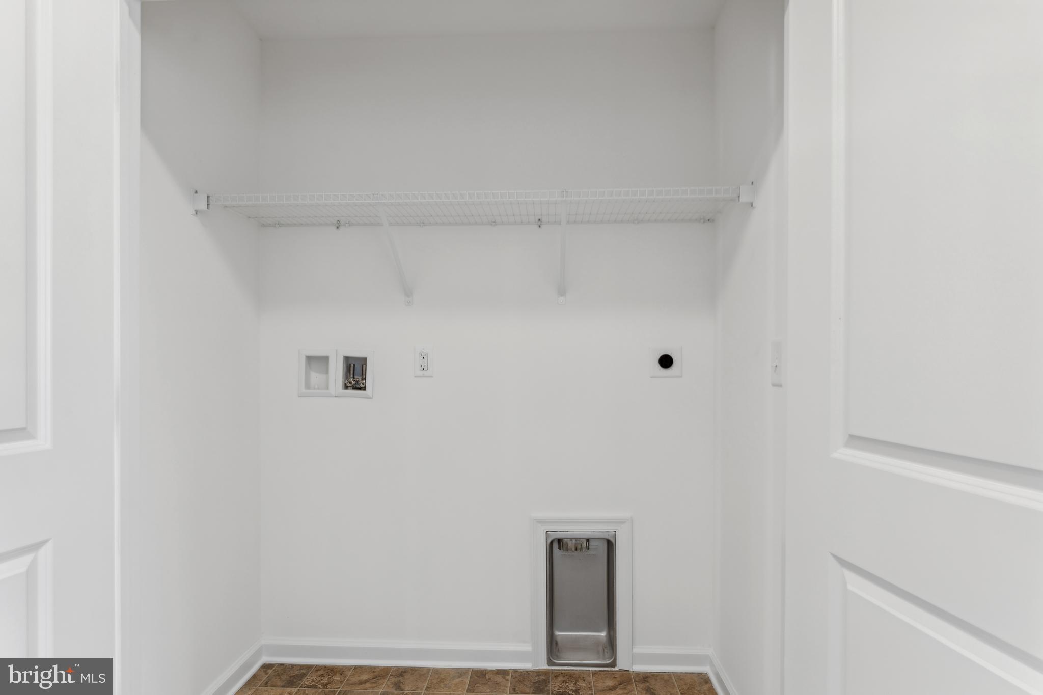 KINGS COURT AT BROWNSTONE - Residential