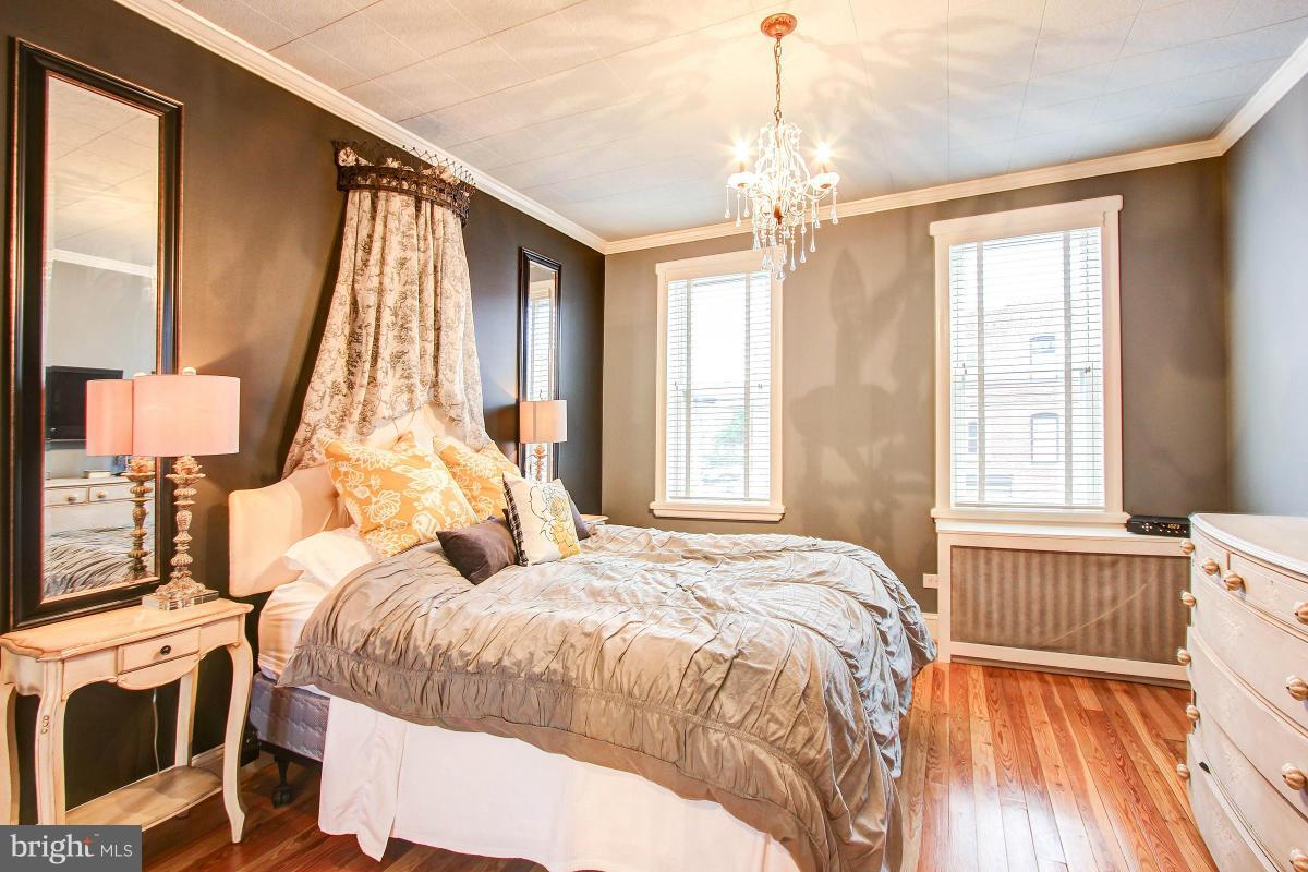 LOCUST POINT - Residential Lease
