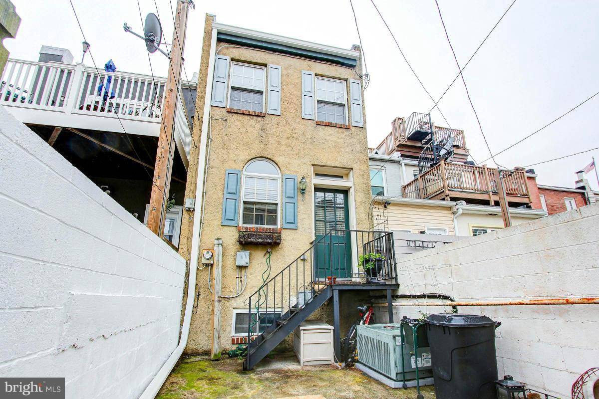 LOCUST POINT - Residential Lease