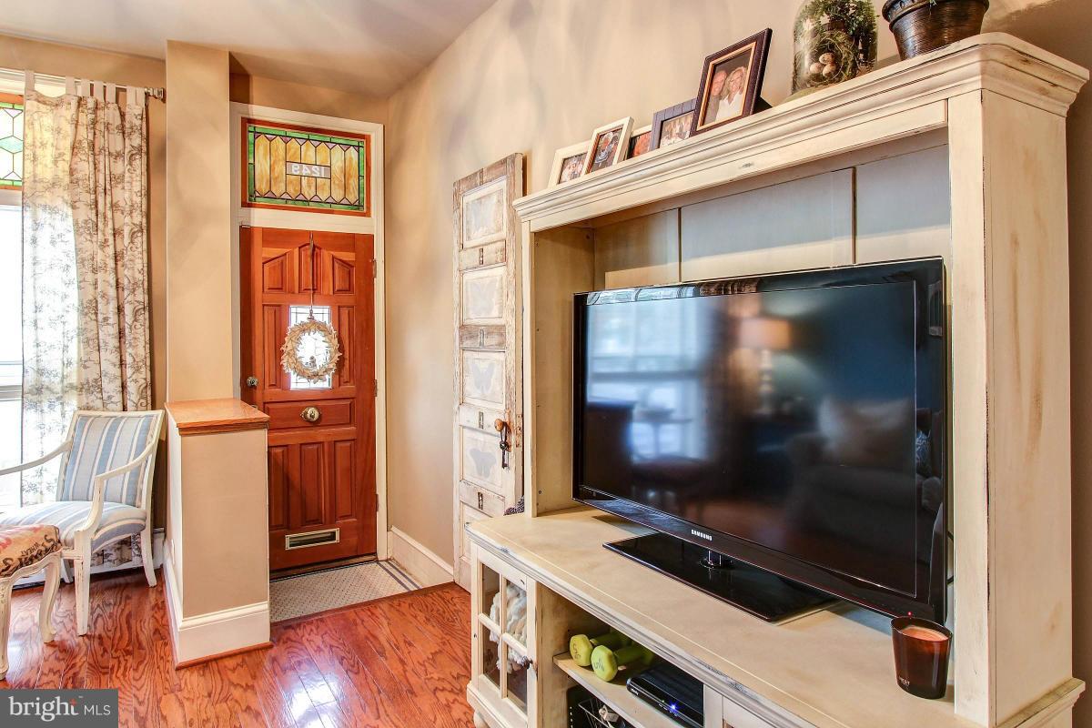 LOCUST POINT - Residential Lease