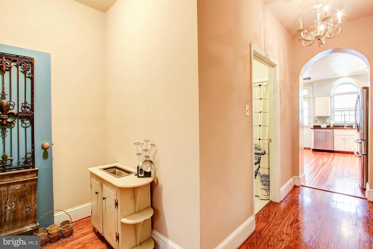 LOCUST POINT - Residential Lease