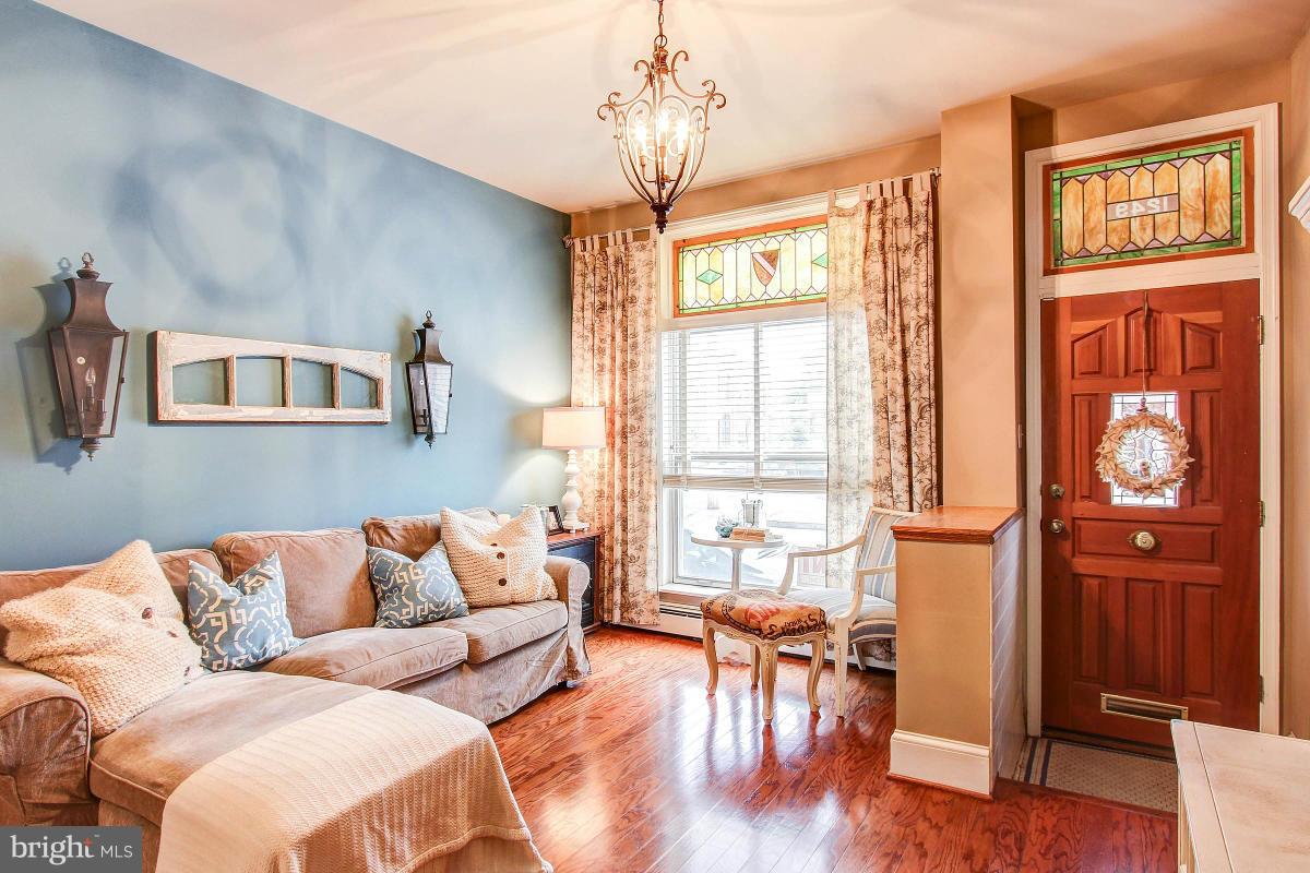LOCUST POINT - Residential Lease