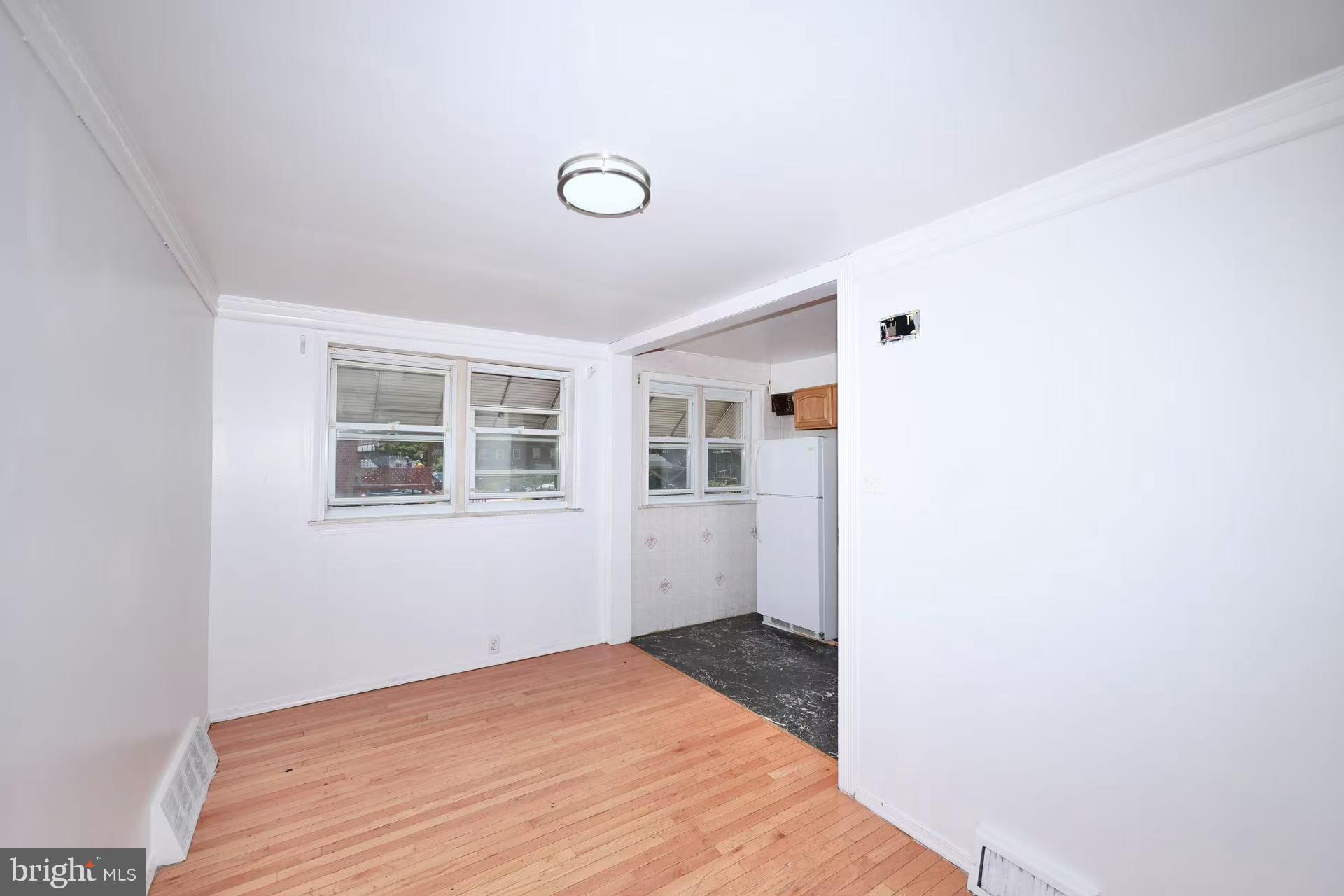 OXFORD CIRCLE - Residential