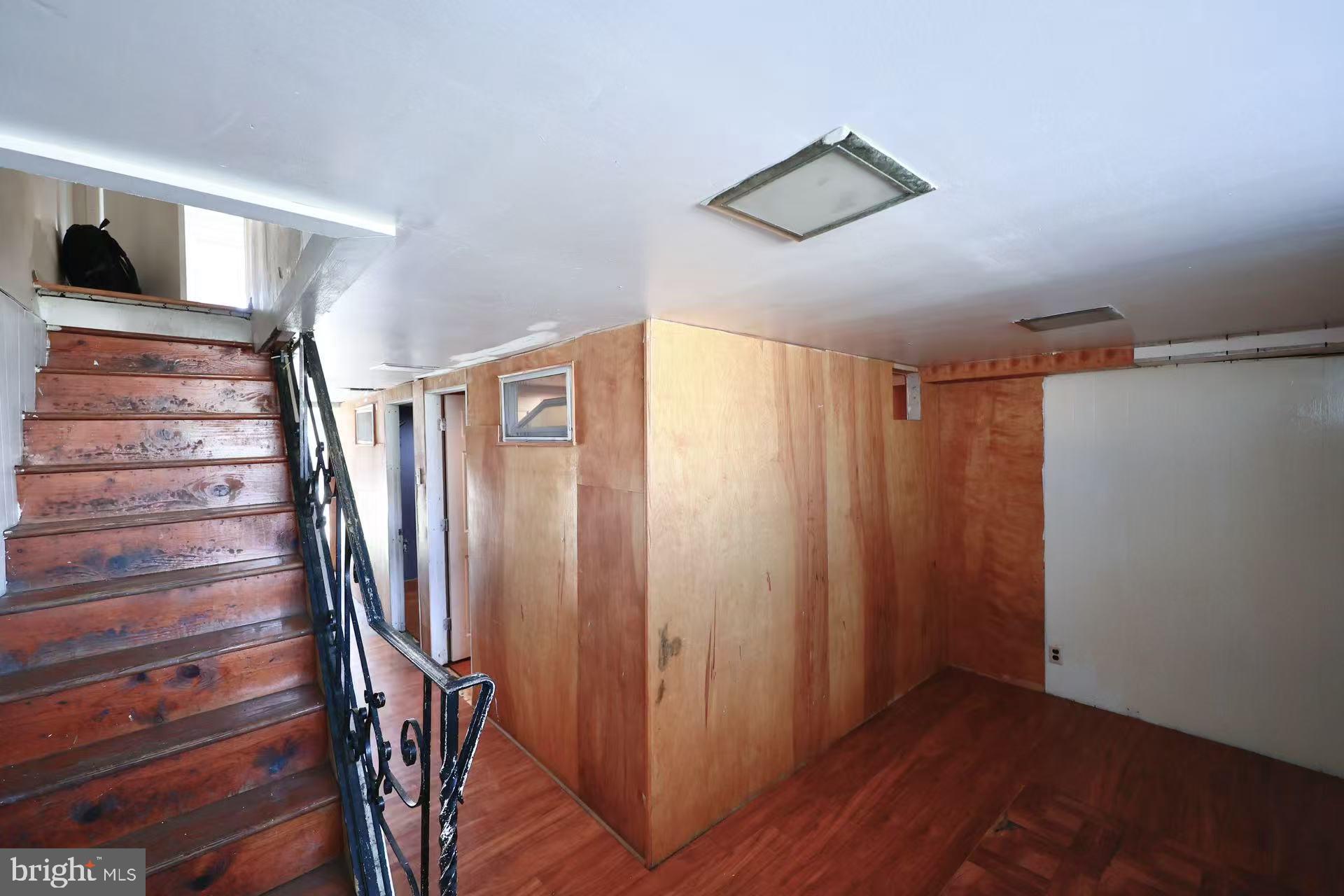 OXFORD CIRCLE - Residential
