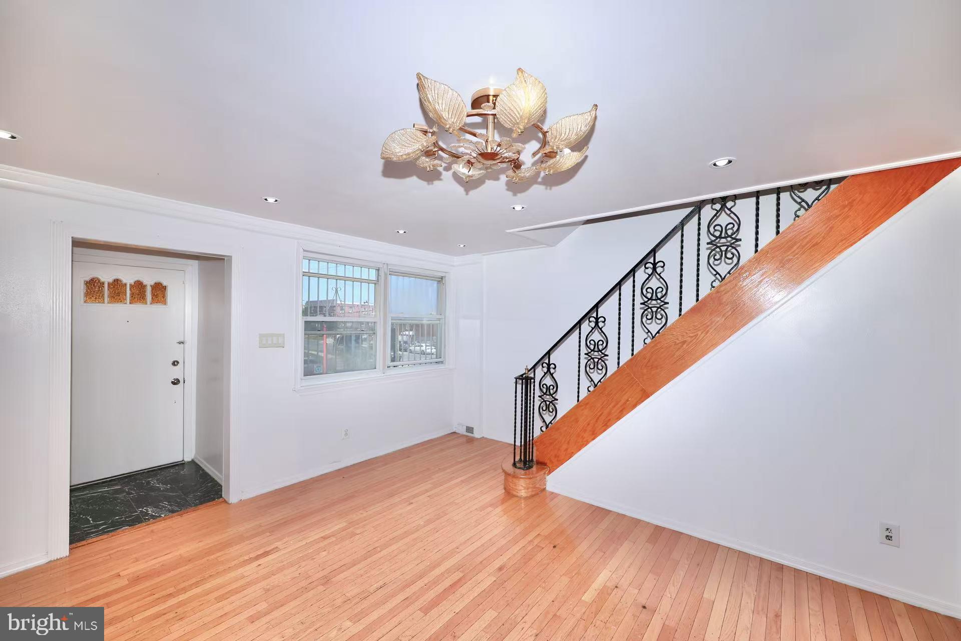 OXFORD CIRCLE - Residential