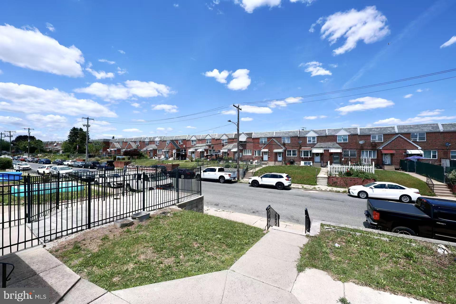 OXFORD CIRCLE - Residential