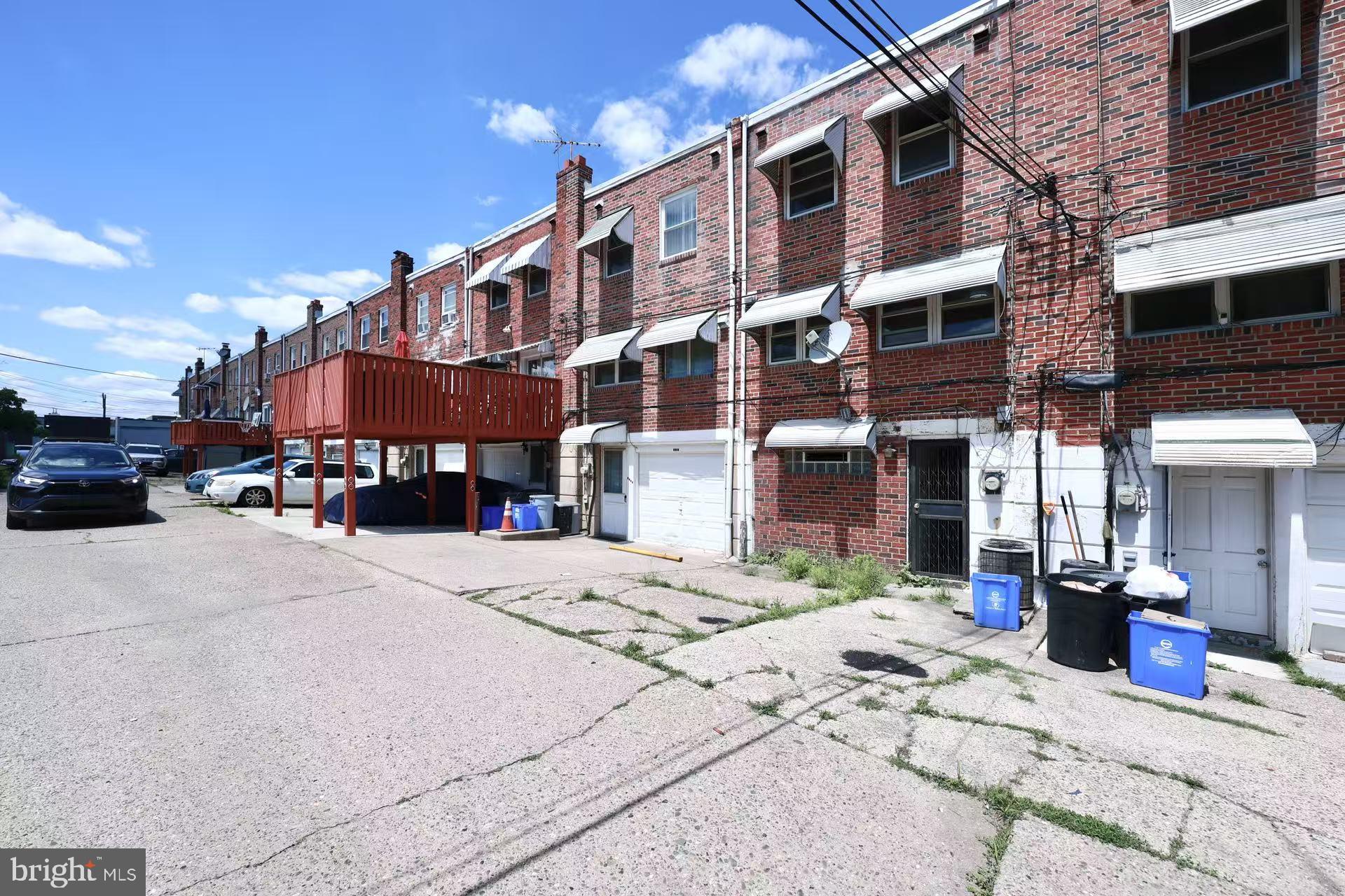 OXFORD CIRCLE - Residential