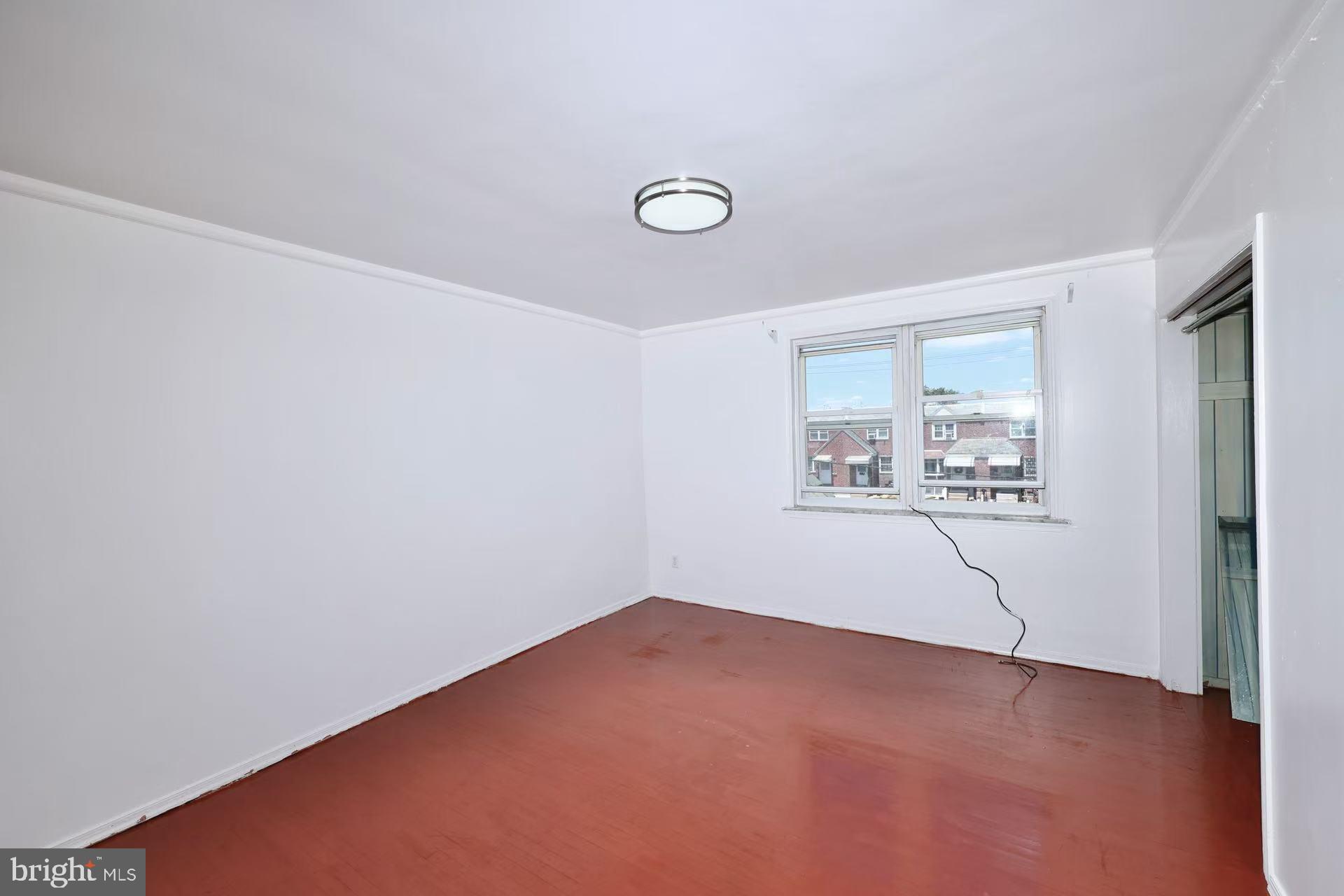 OXFORD CIRCLE - Residential