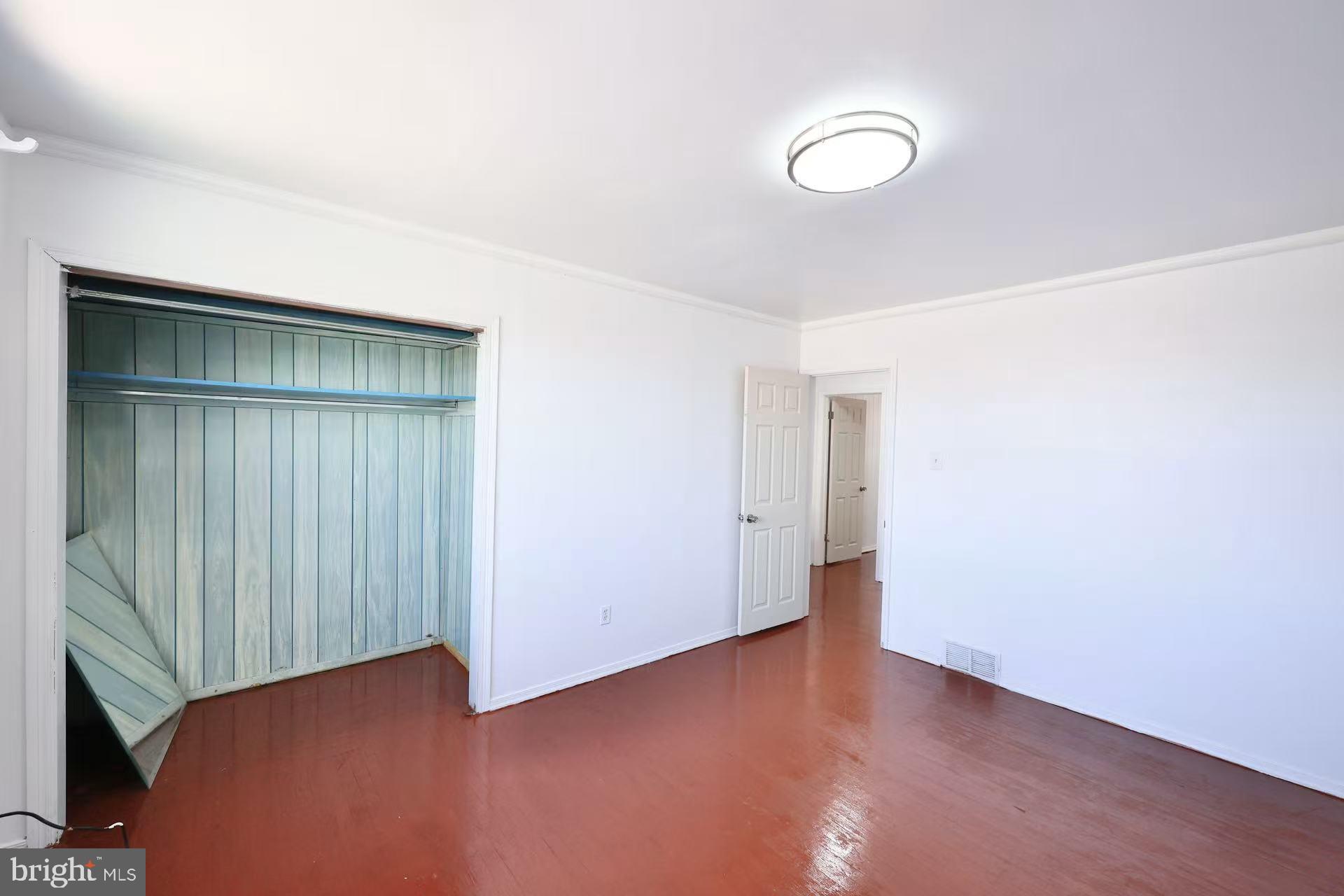 OXFORD CIRCLE - Residential