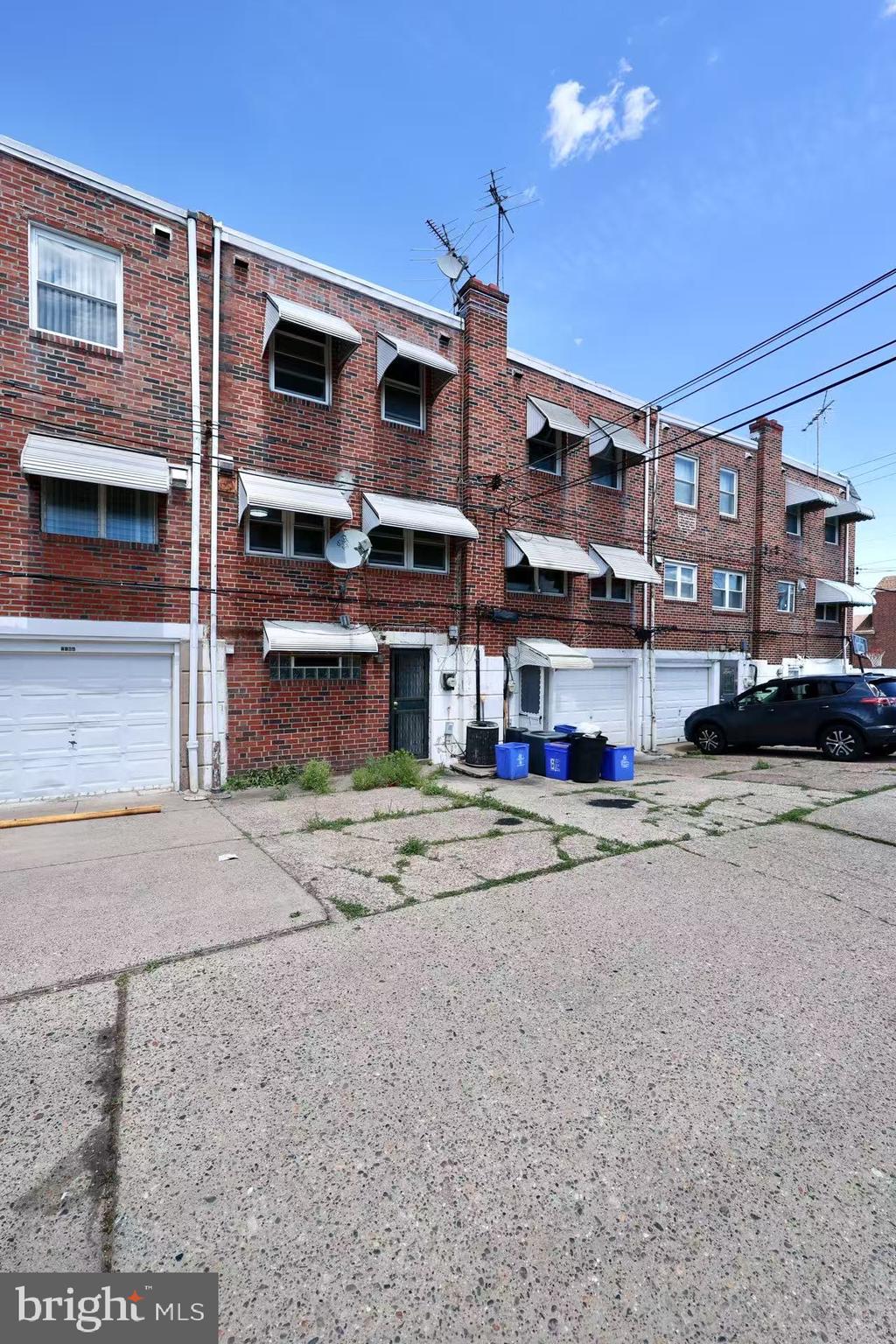 OXFORD CIRCLE - Residential