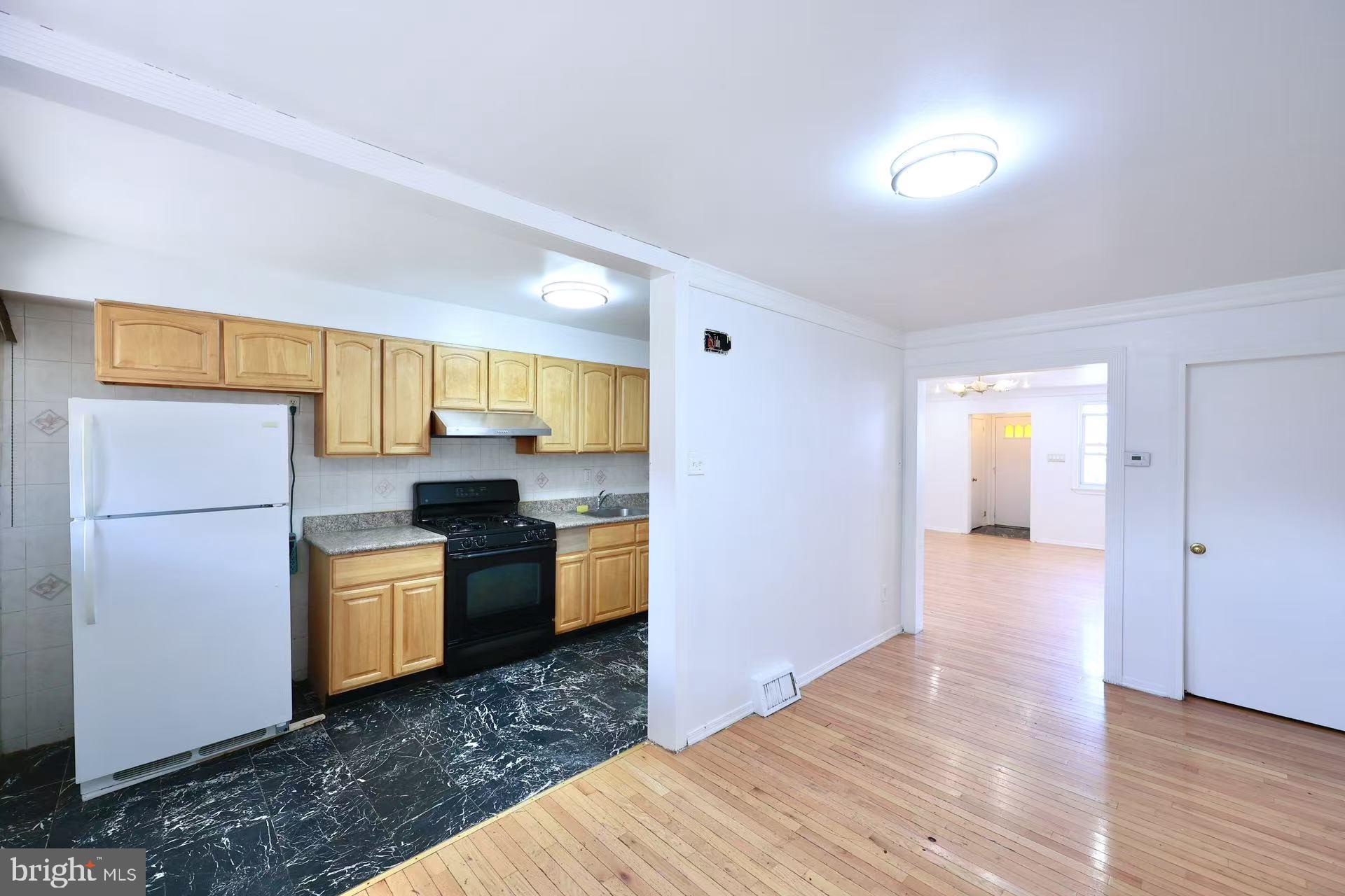 OXFORD CIRCLE - Residential