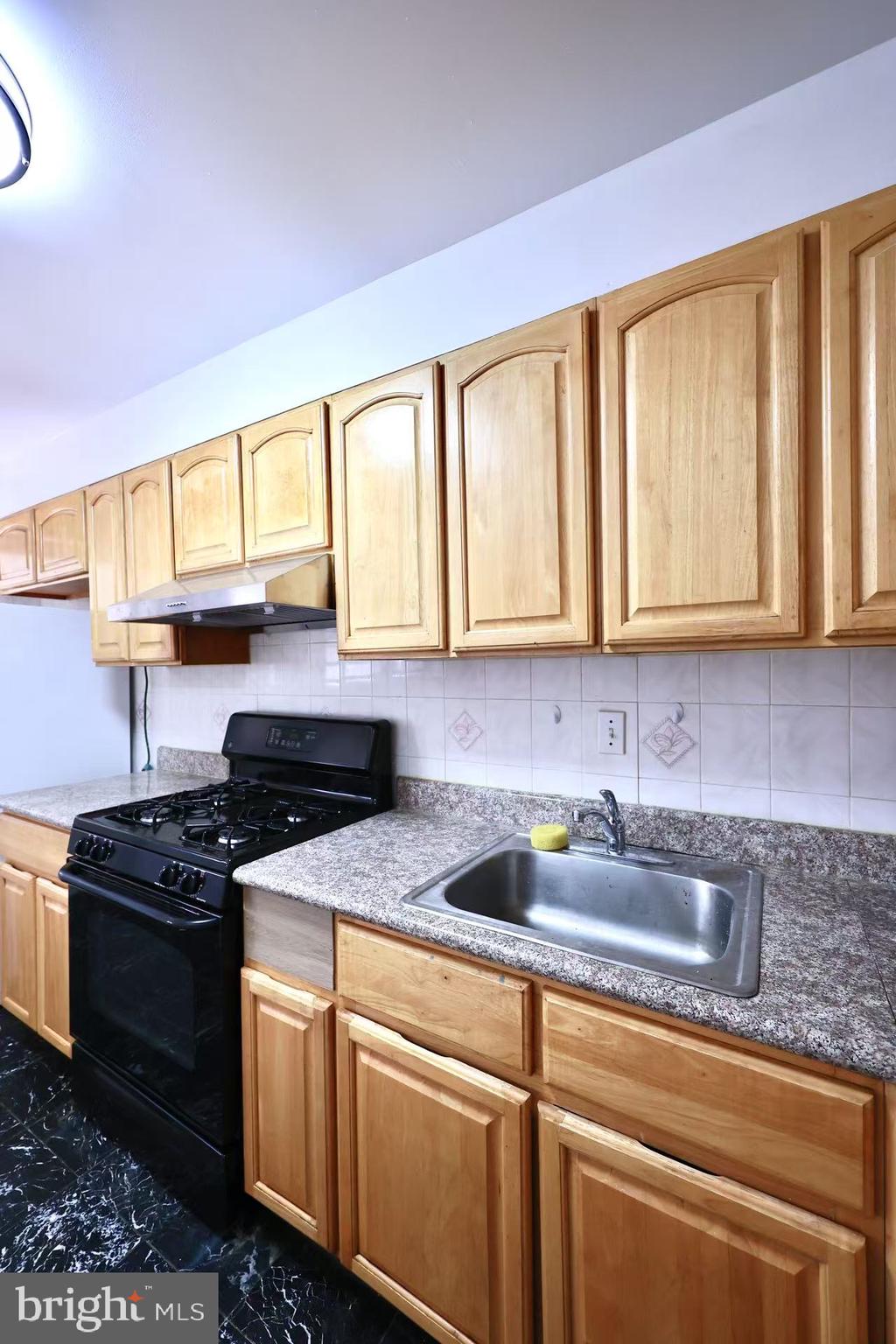 OXFORD CIRCLE - Residential