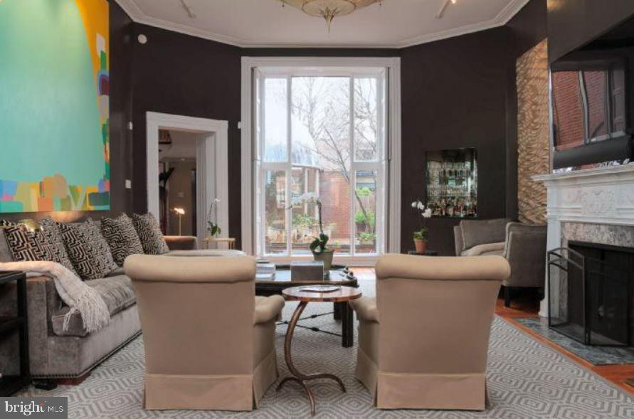 SOCIETY HILL - Residential