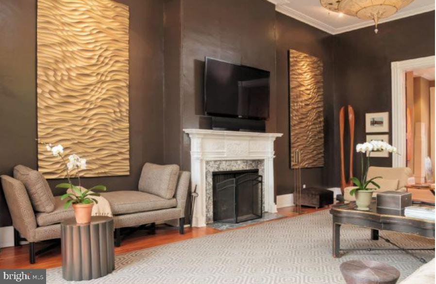 SOCIETY HILL - Residential