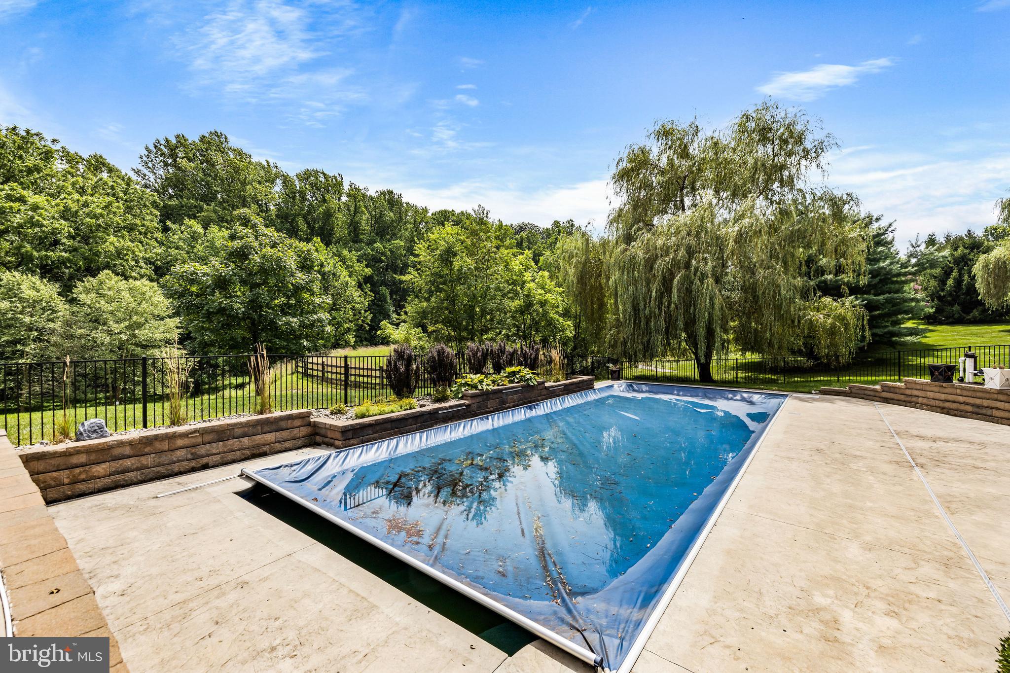 FALLSBOURNE - Residential