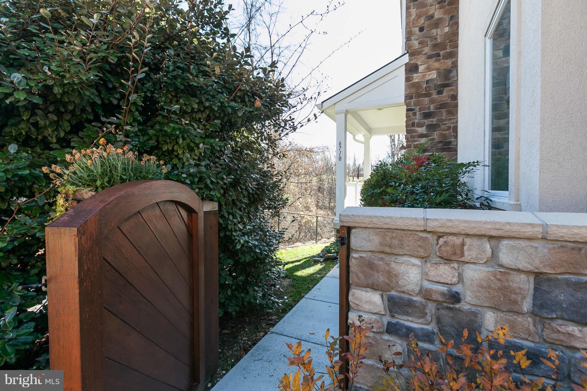 ROCKLAND RIDGE - Residential