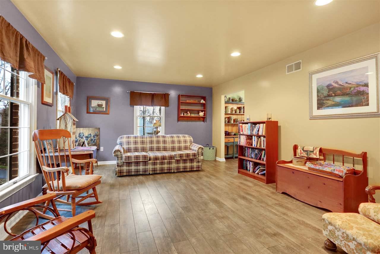 WHITE ROCK ACRES - Residential