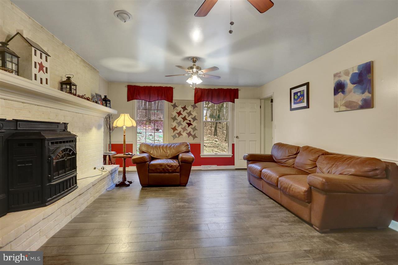 WHITE ROCK ACRES - Residential