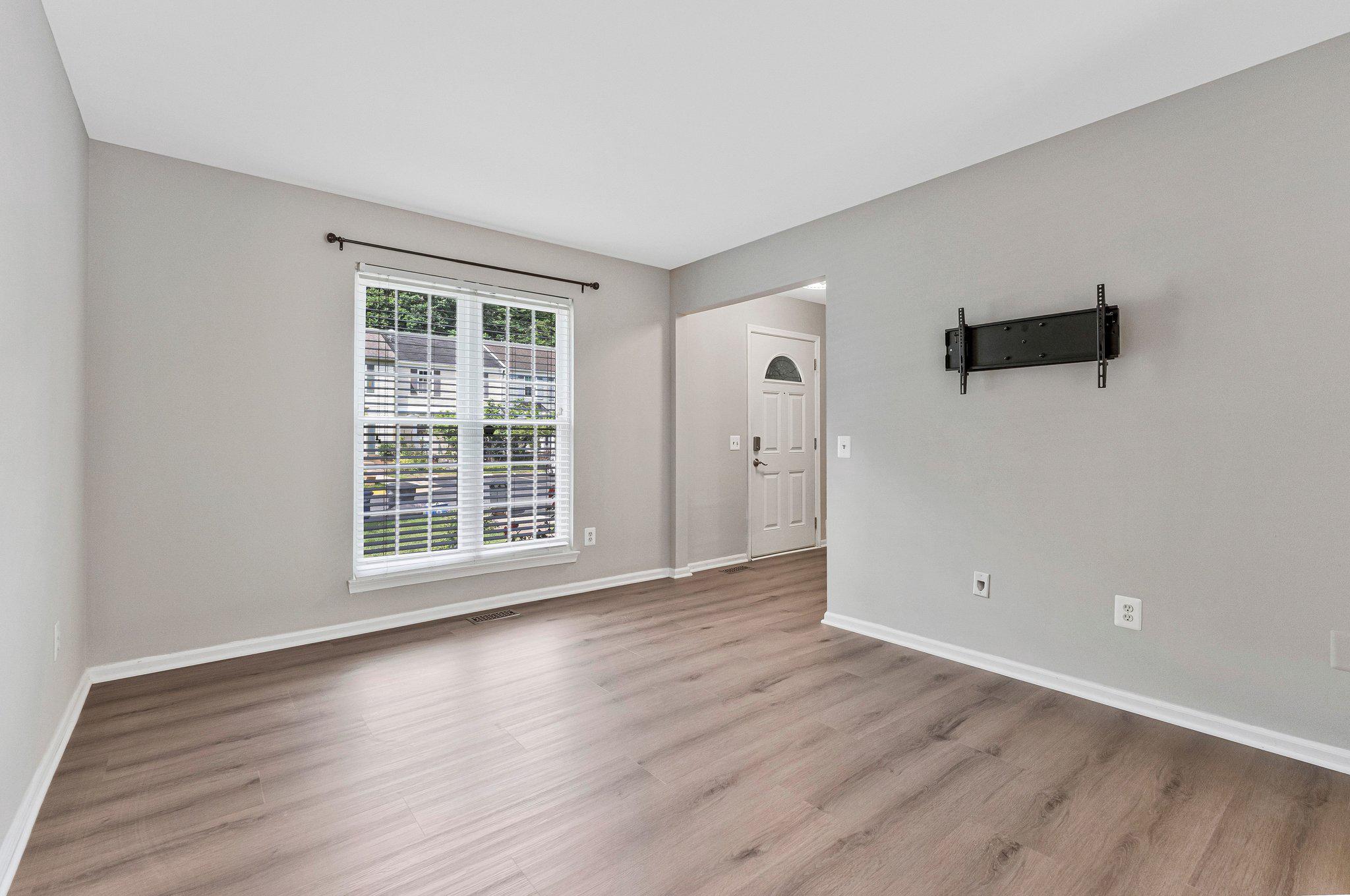LONDON TOWN WEST - Residential