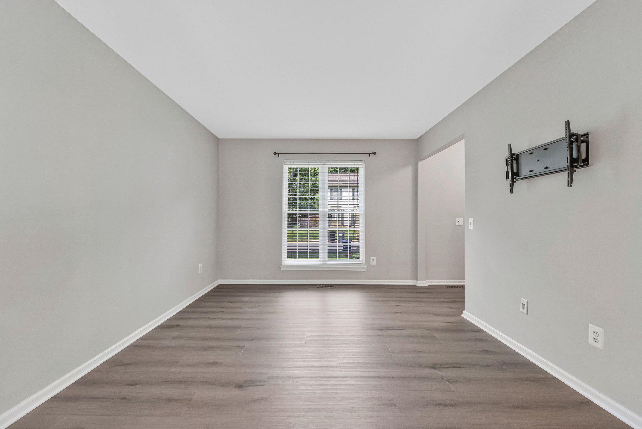 LONDON TOWN WEST - Residential