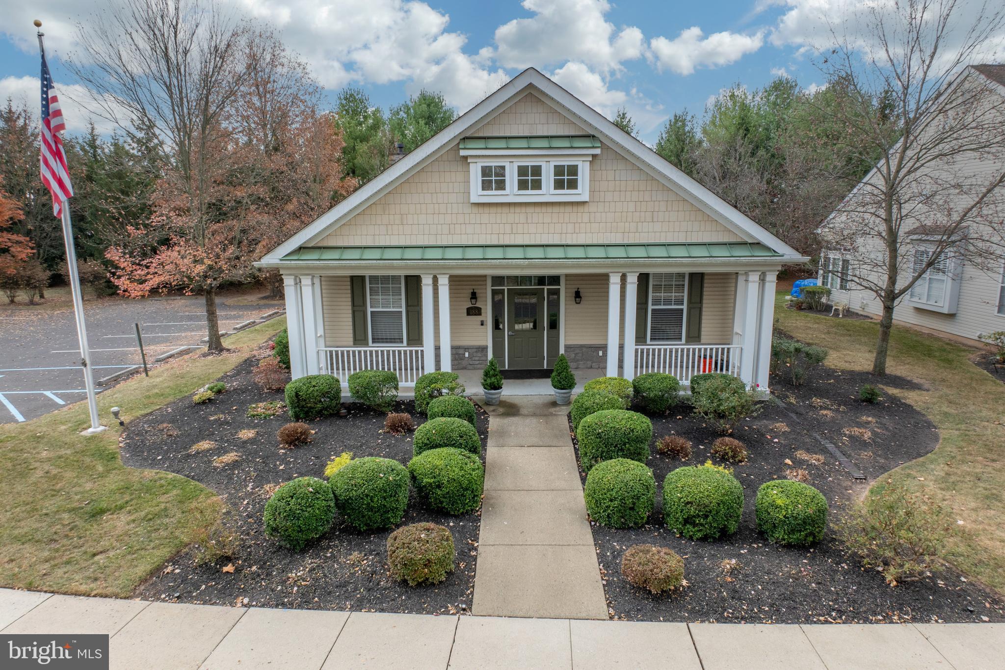 COURTYARDS - Residential