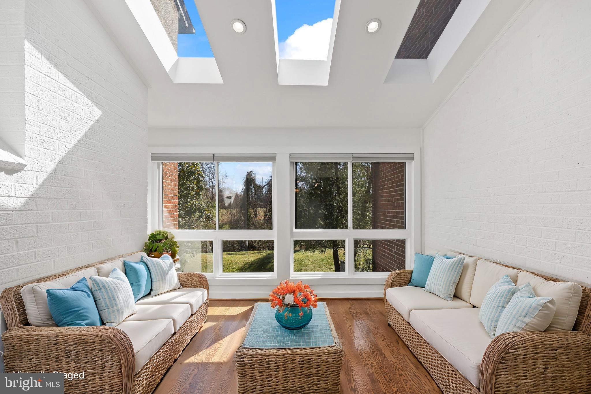 RESTON - Residential