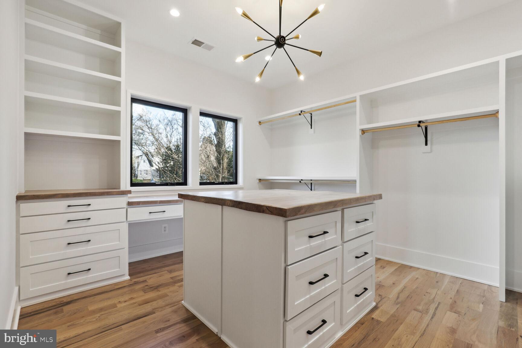 CHESTERBROOK GARDENS - Residential