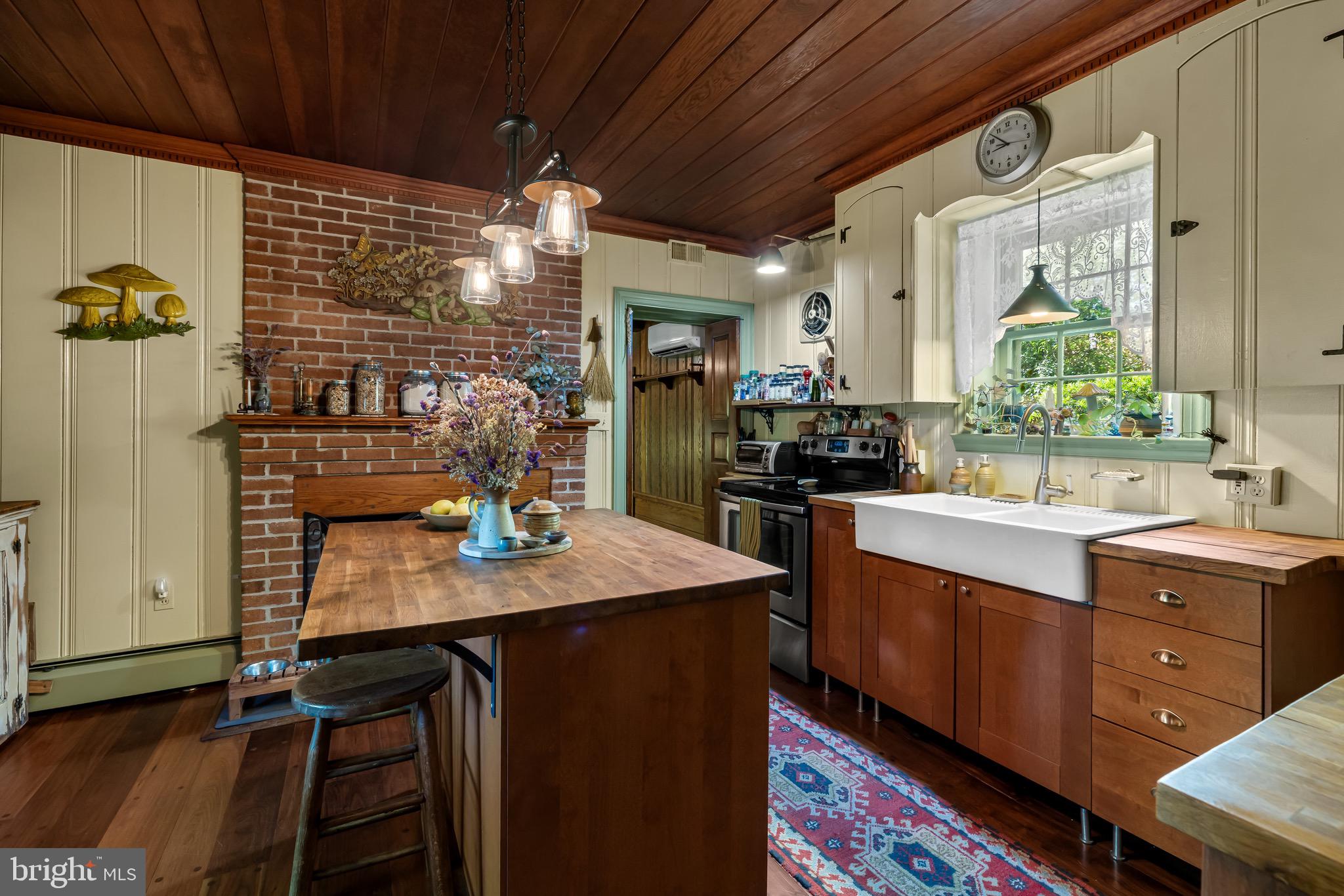 KINGSVILLE - Residential