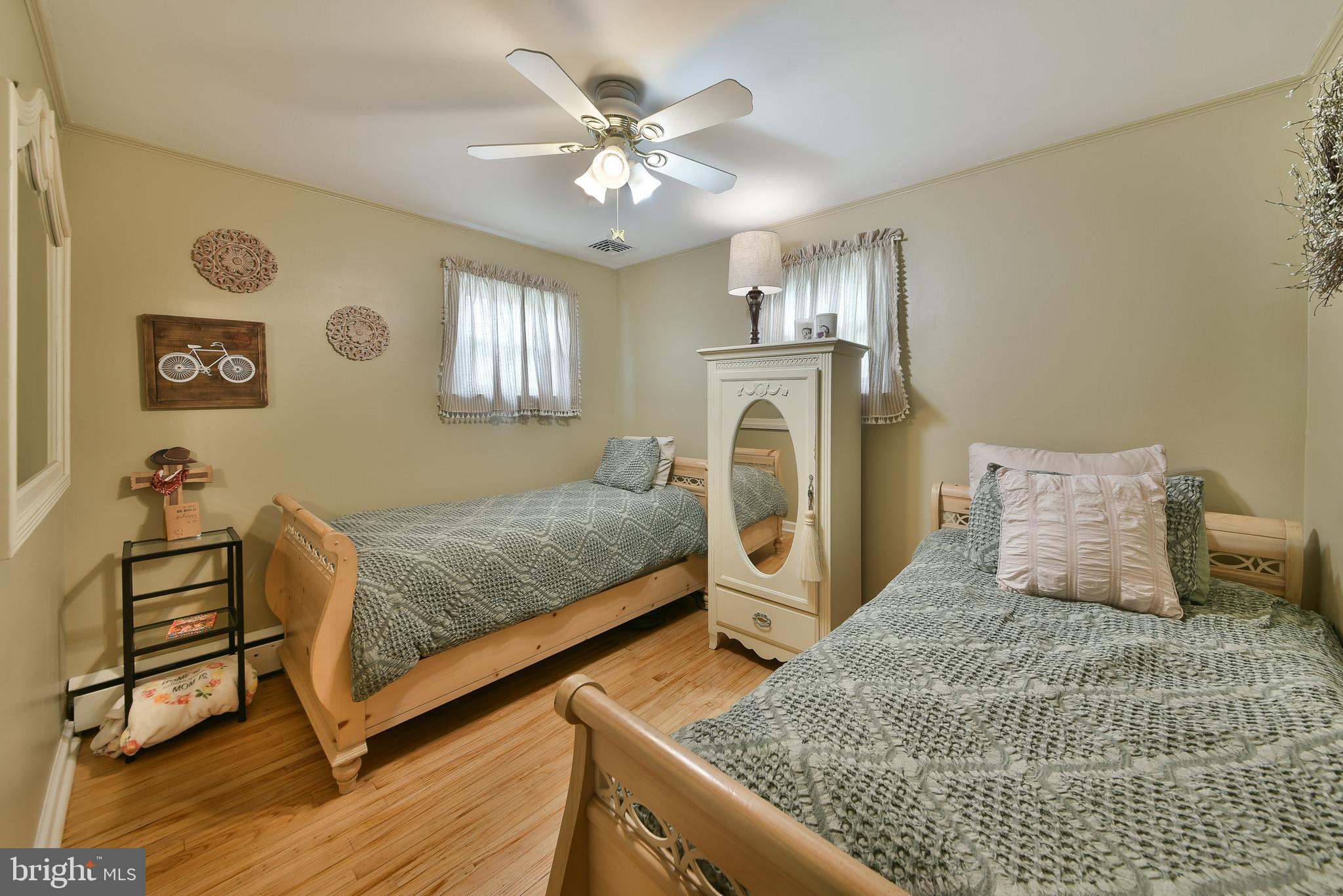 DAWSON MANOR - Residential