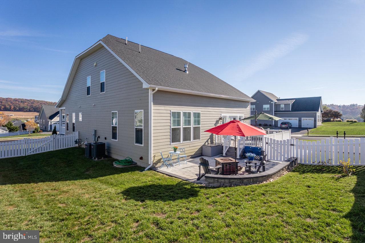 PRESTON LAKE - Residential
