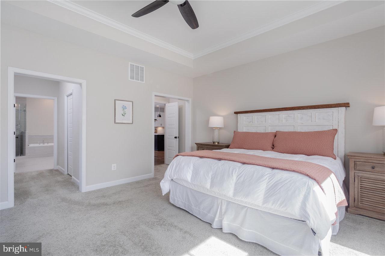 PRESTON LAKE - Residential