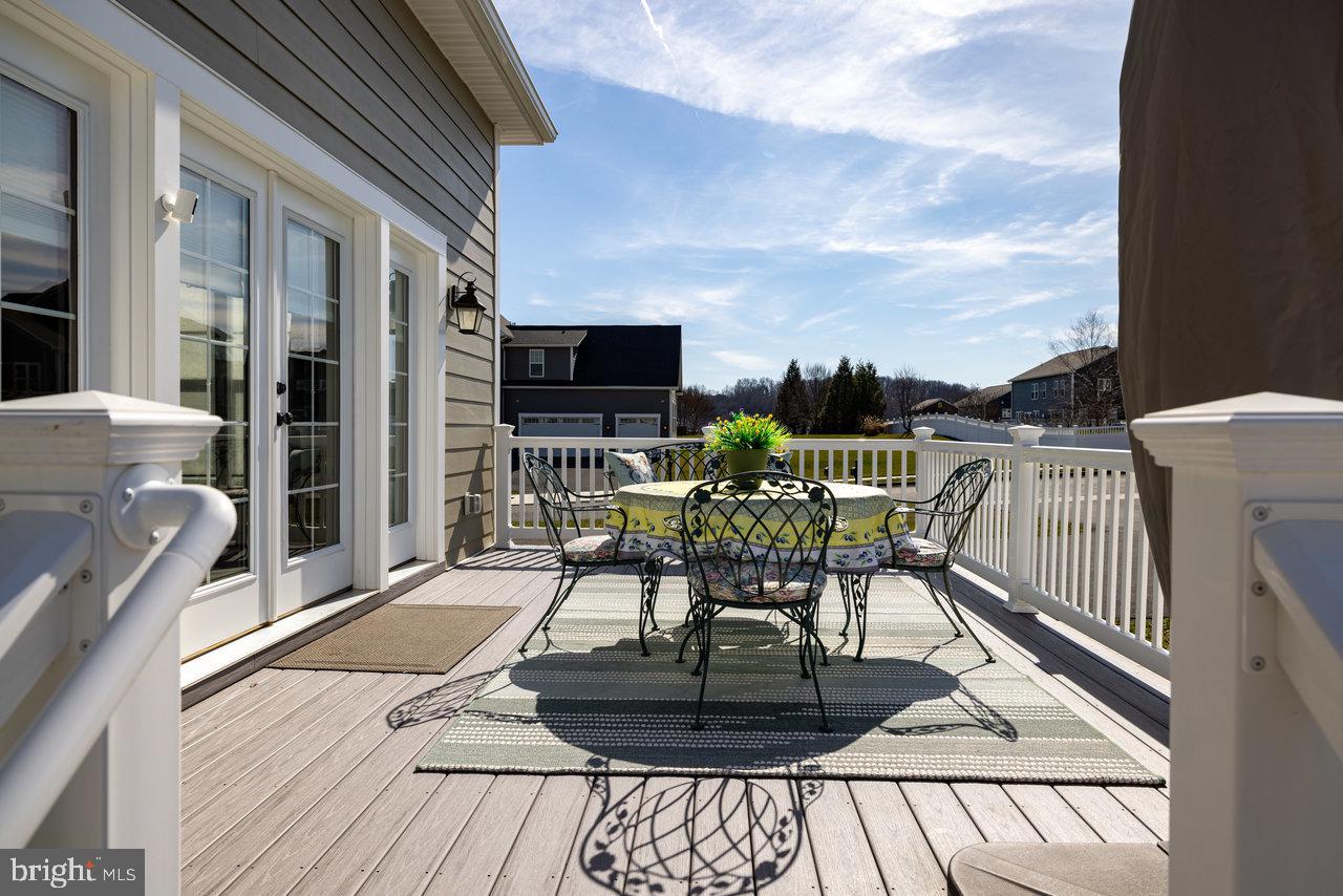 PRESTON LAKE - Residential