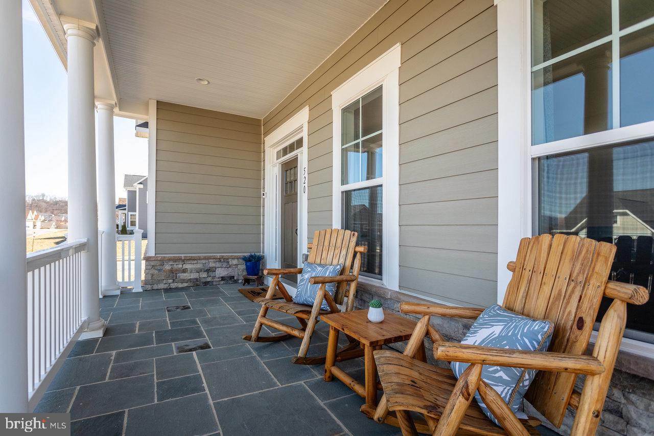 PRESTON LAKE - Residential