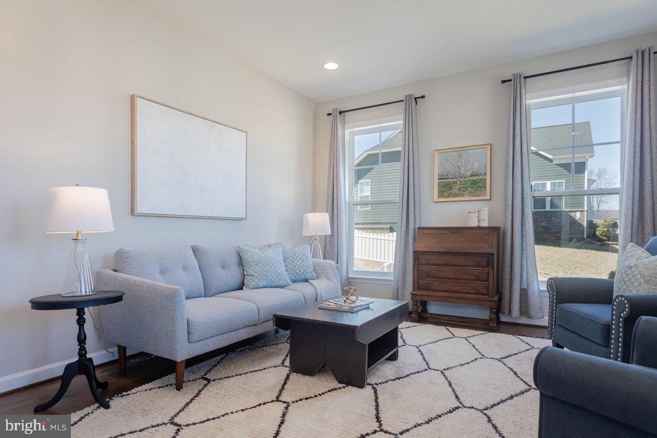 PRESTON LAKE - Residential