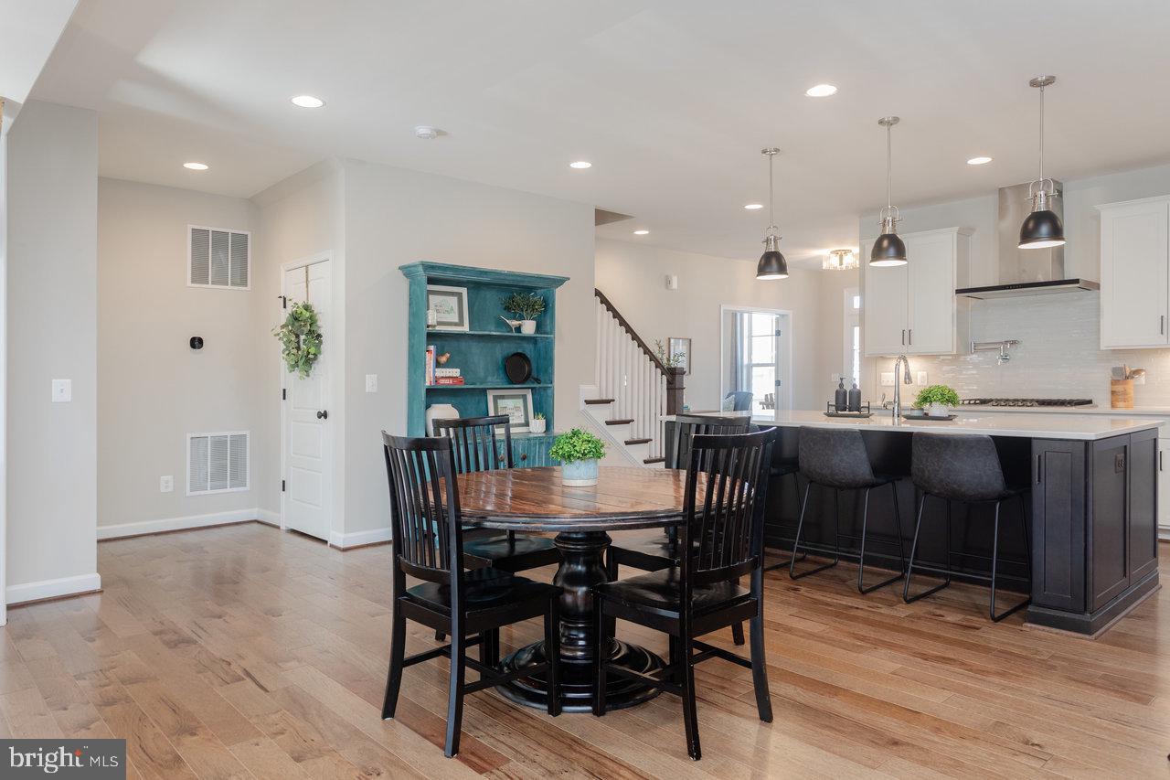 PRESTON LAKE - Residential