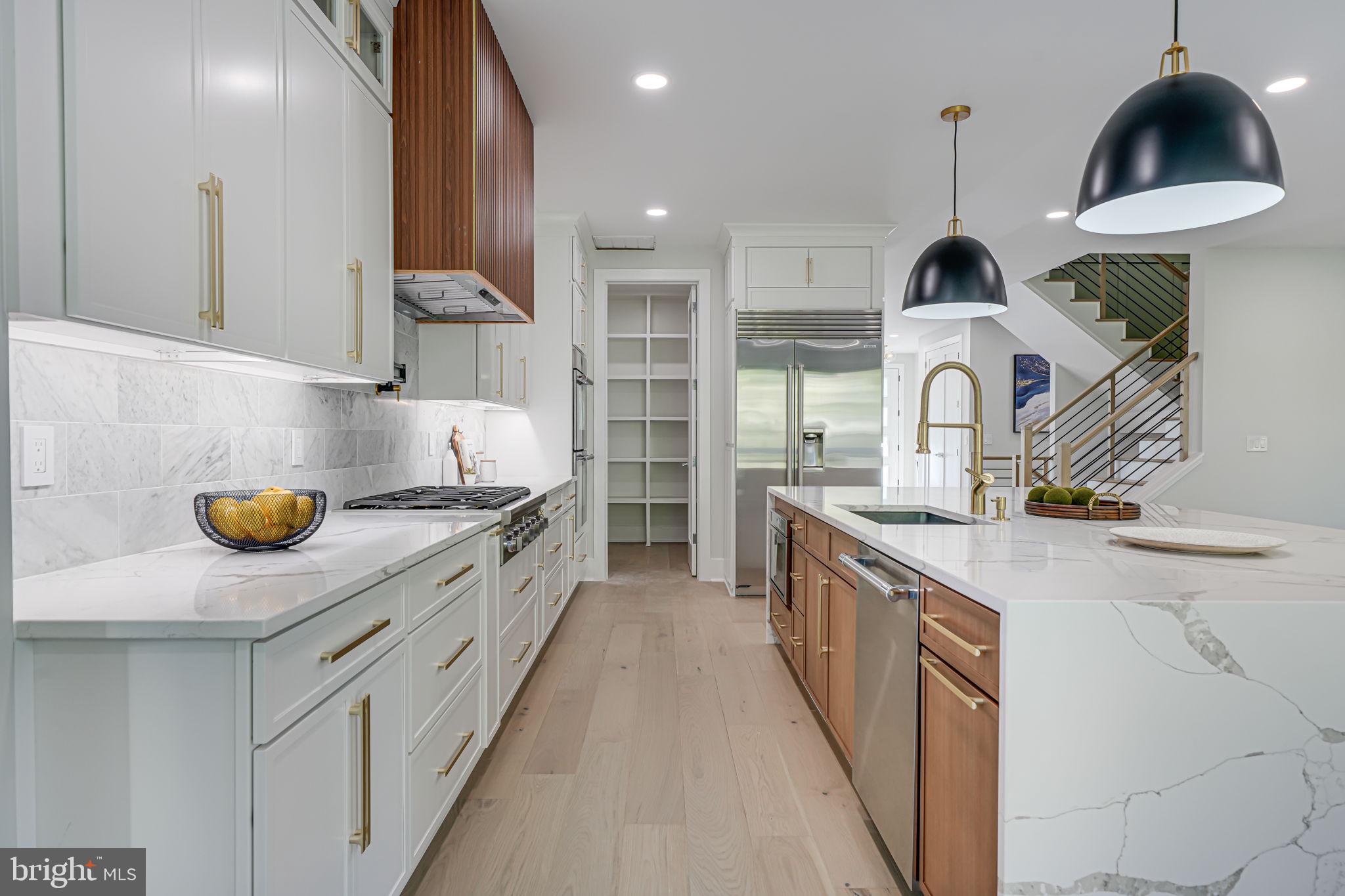 BROYHILL HEIGHTS - Residential