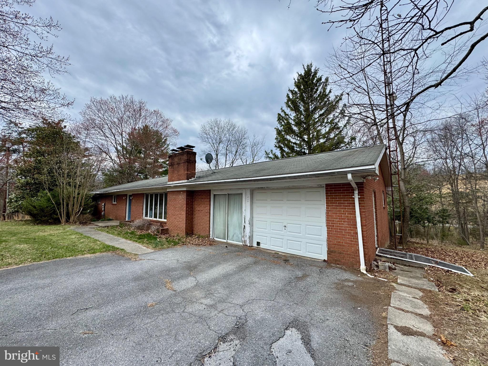 LAKEWOOD HILLS - Residential