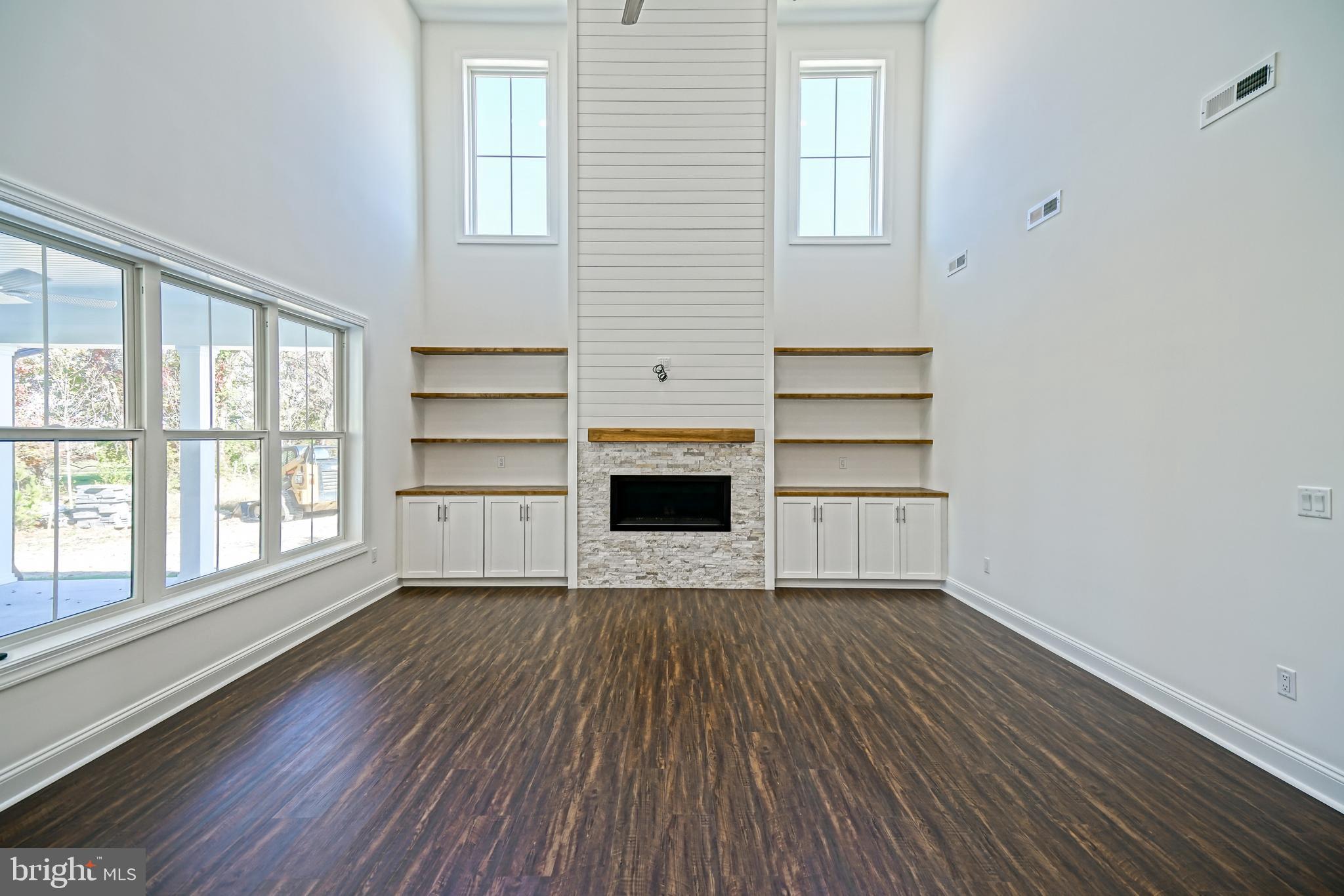 FISHERS COVE - Residential