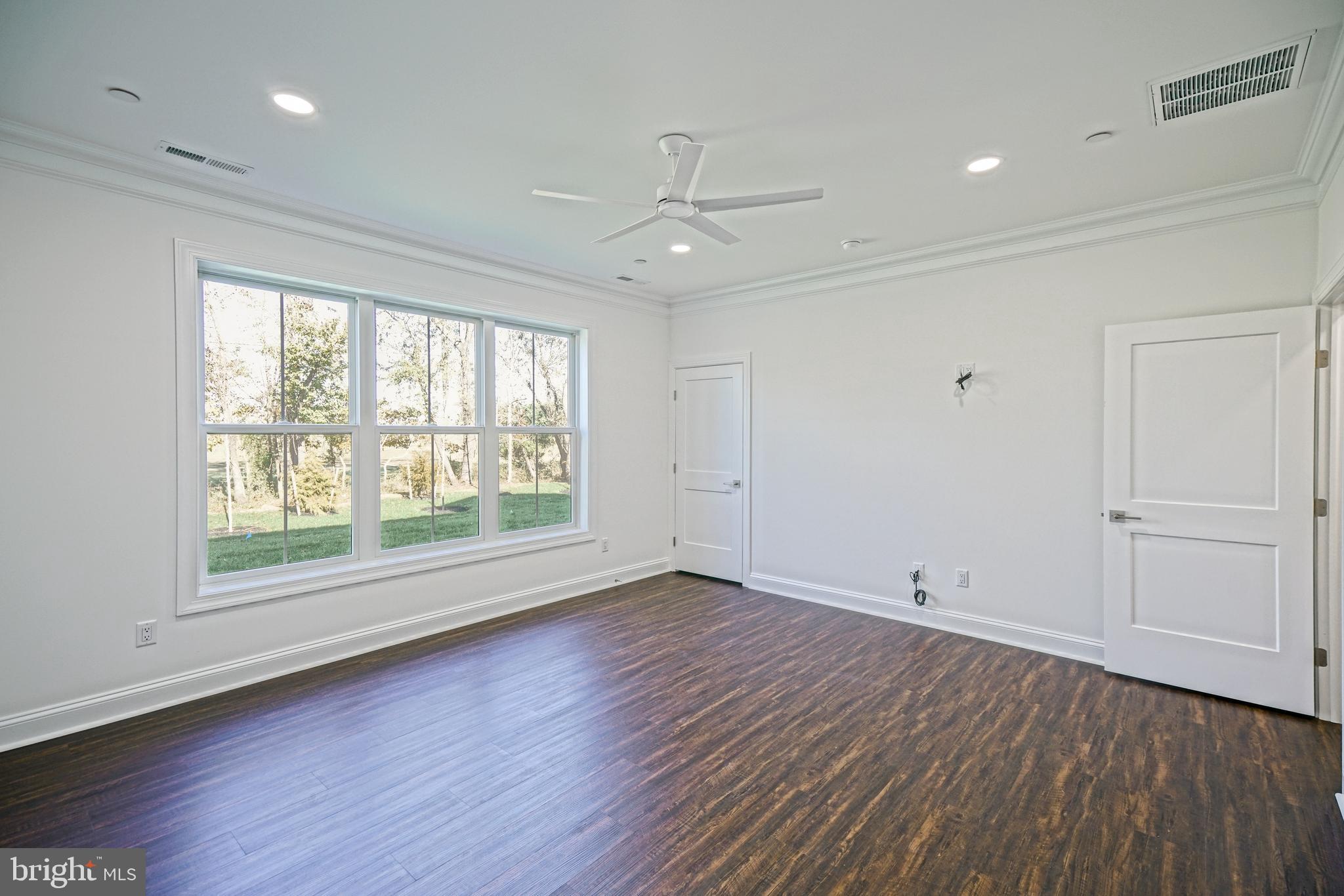 FISHERS COVE - Residential