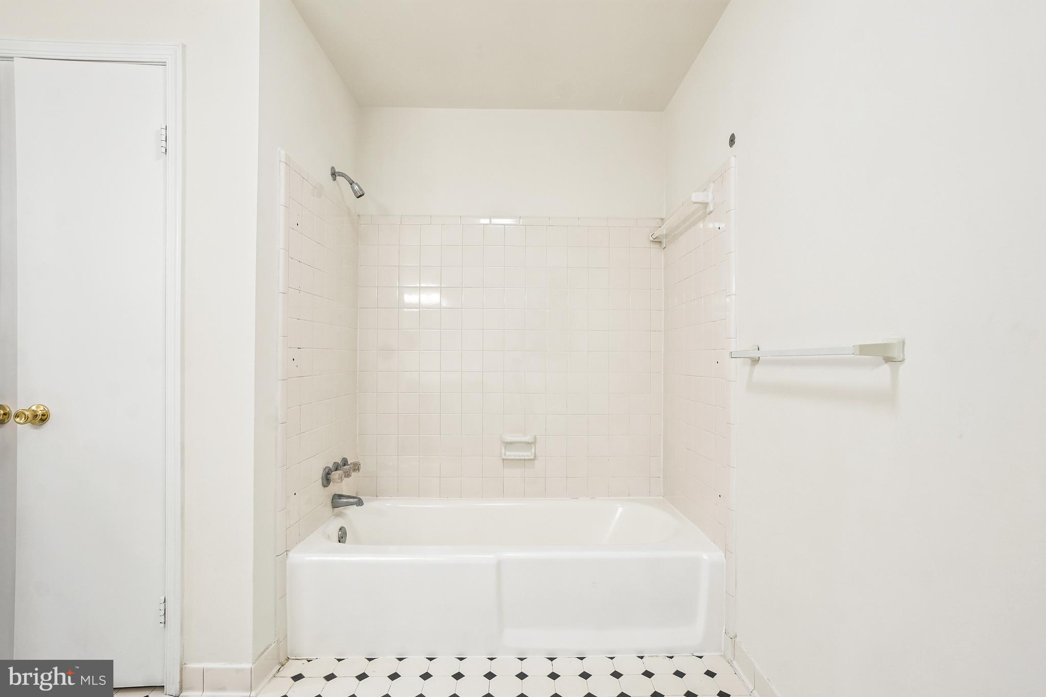 GLEN MILL VILLAGE - Residential