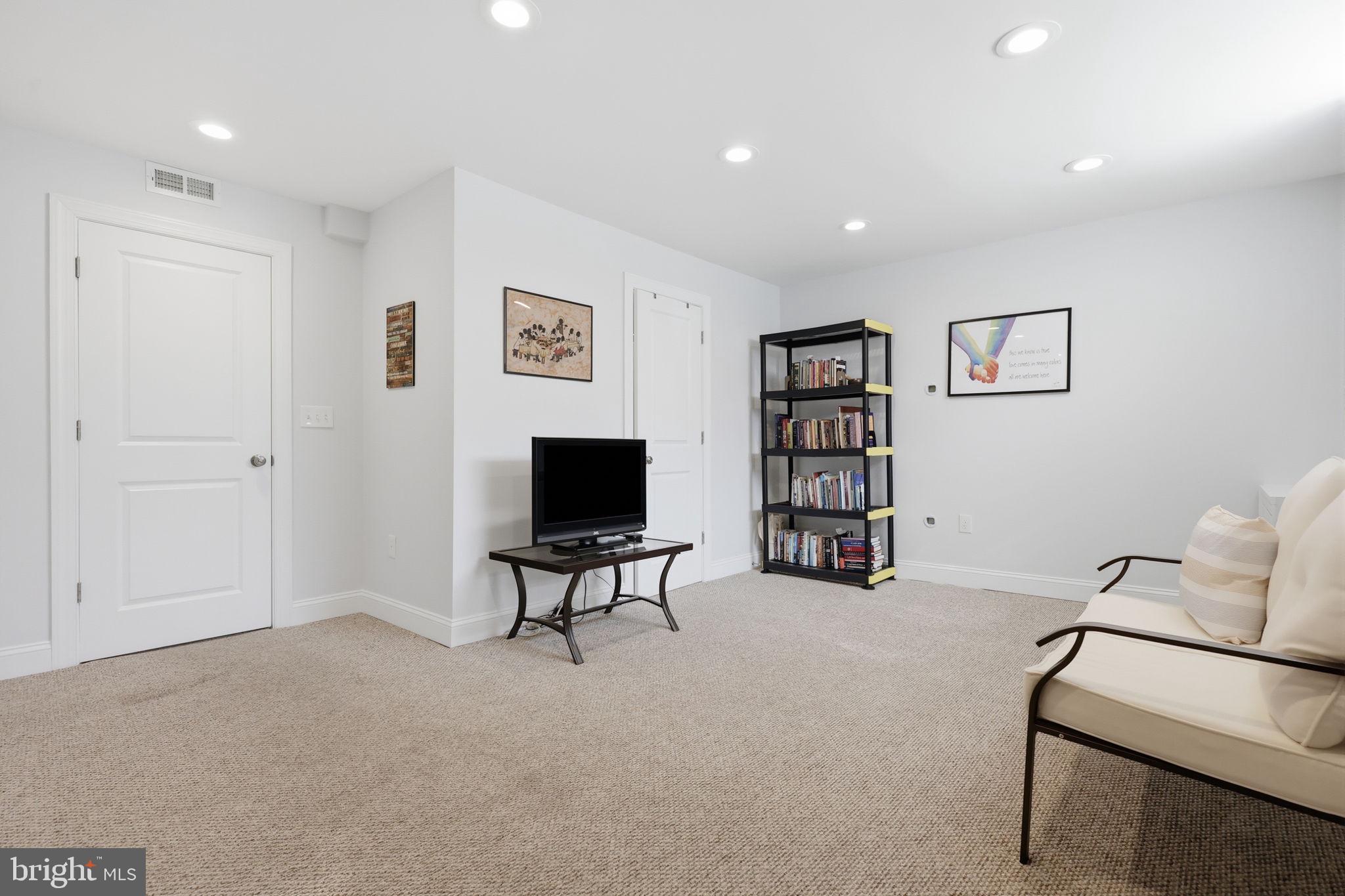 GERMANTOWN - Residential