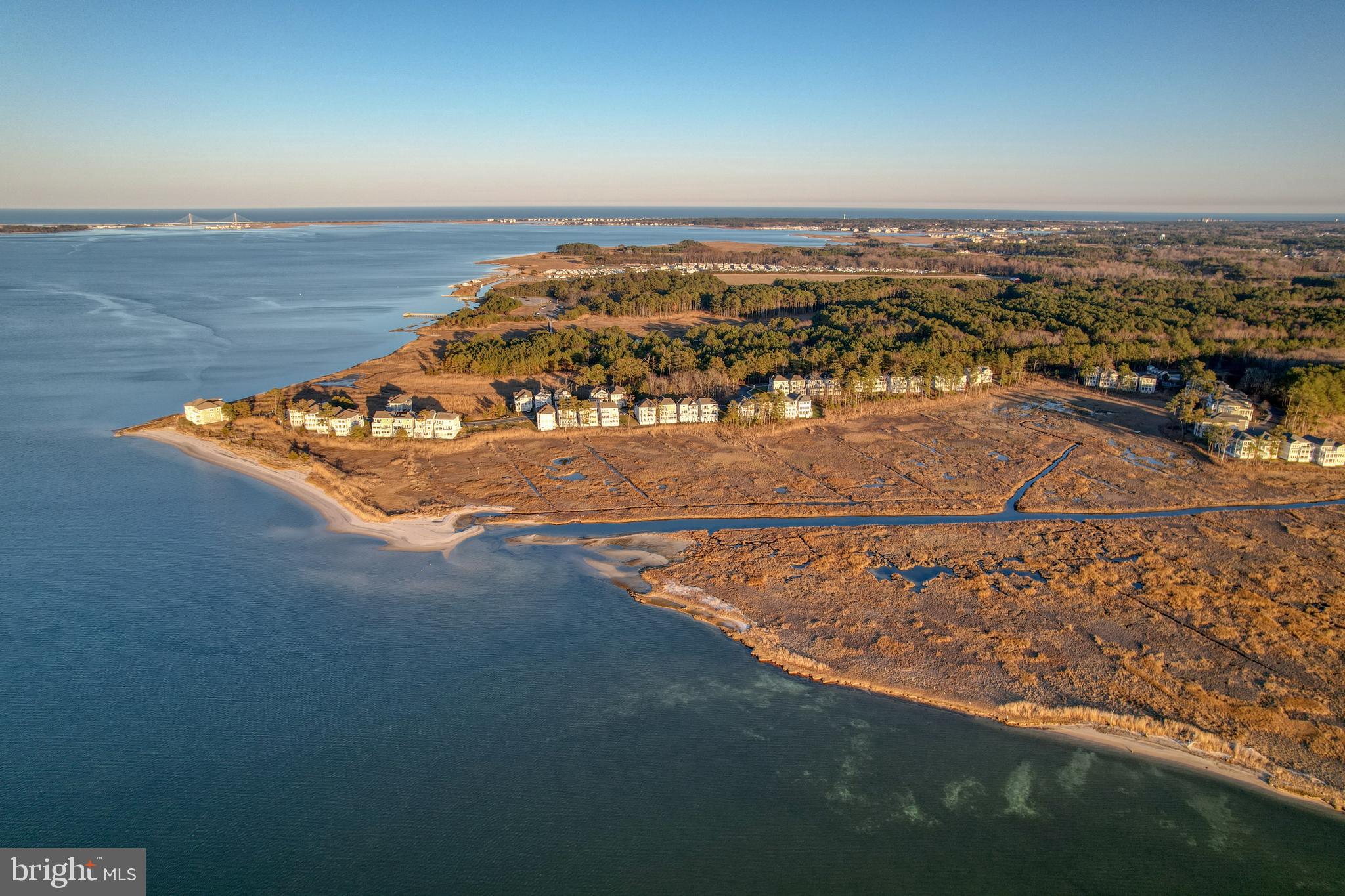 ELLIS POINT - Residential