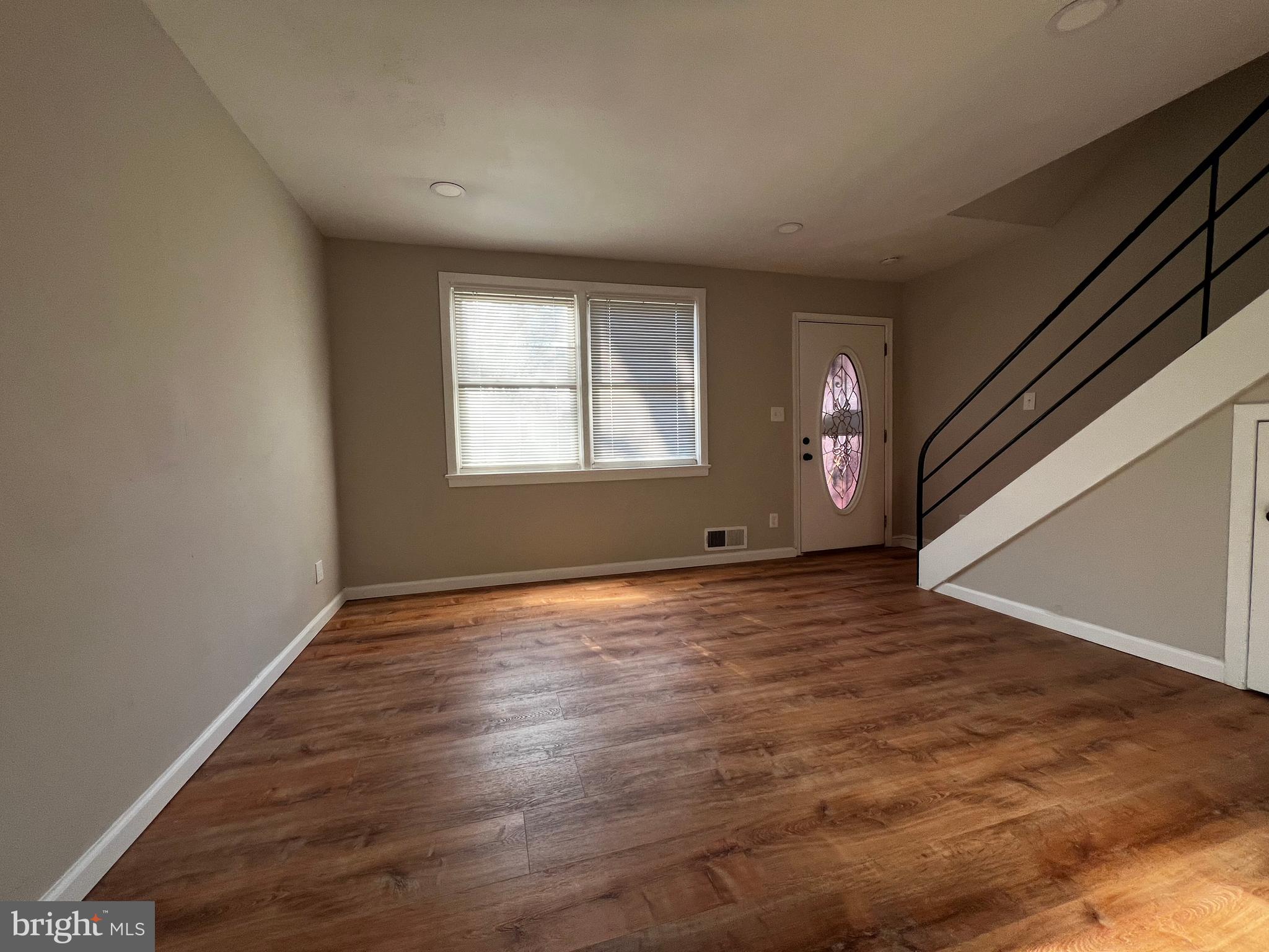 IVERSON SQUARE CONDOMINIUM - Residential