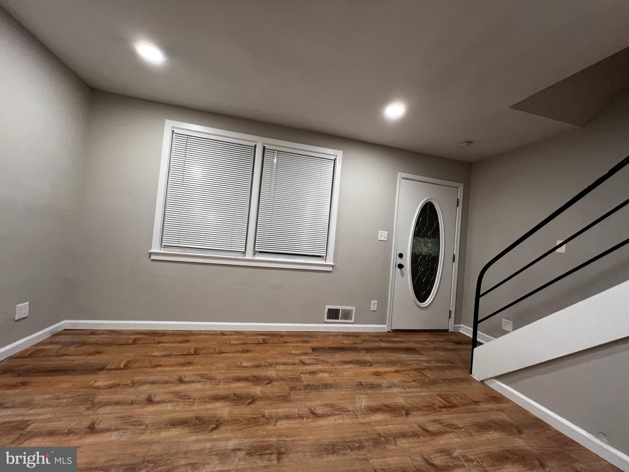 IVERSON SQUARE CONDOMINIUM - Residential