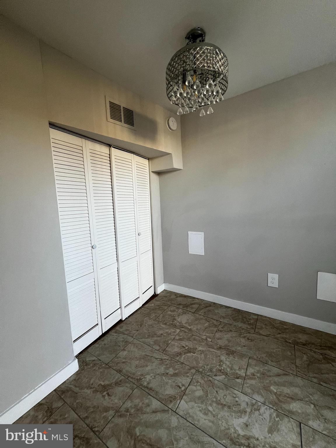 IVERSON SQUARE CONDOMINIUM - Residential