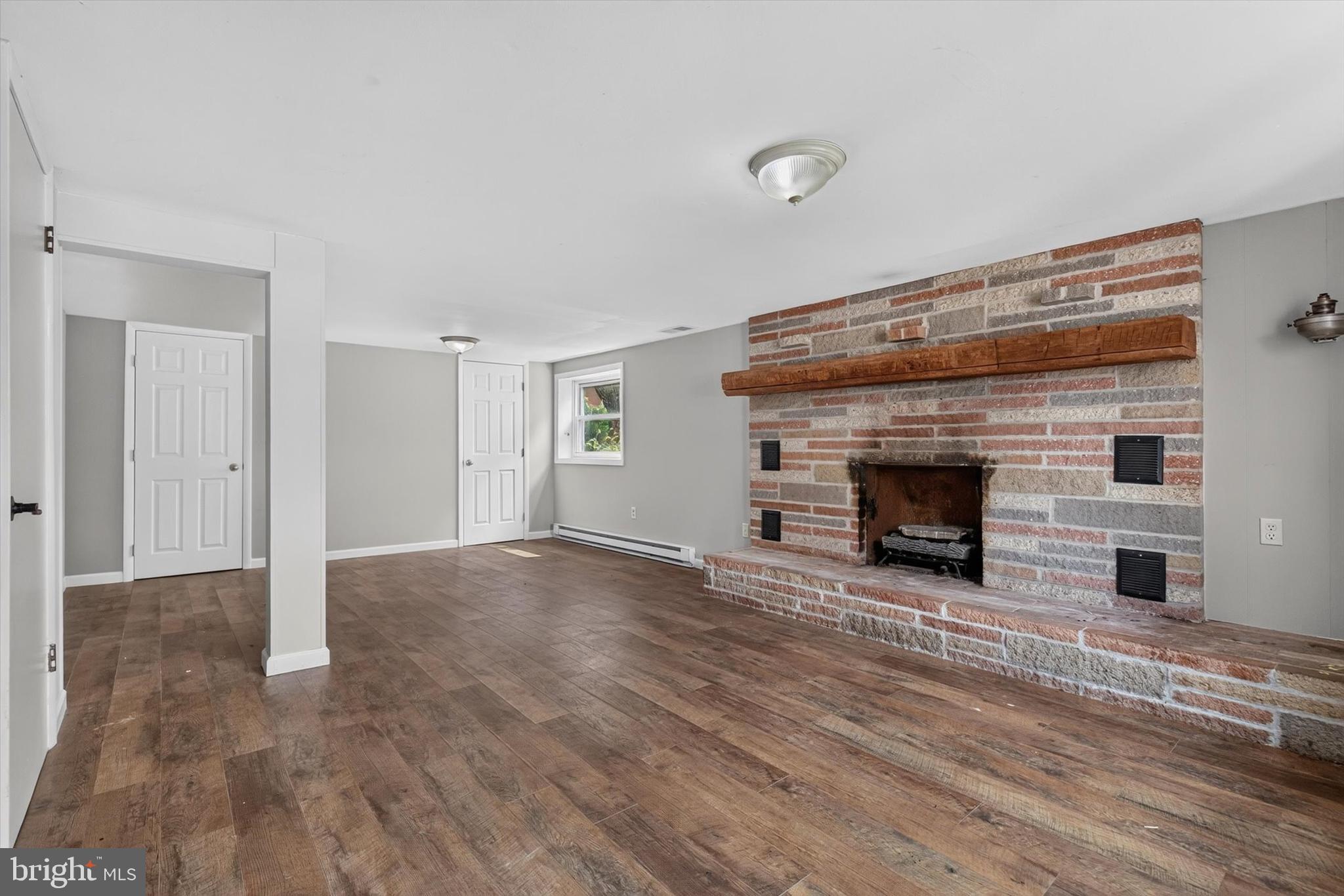 ROSSMOYNE MANOR - Residential