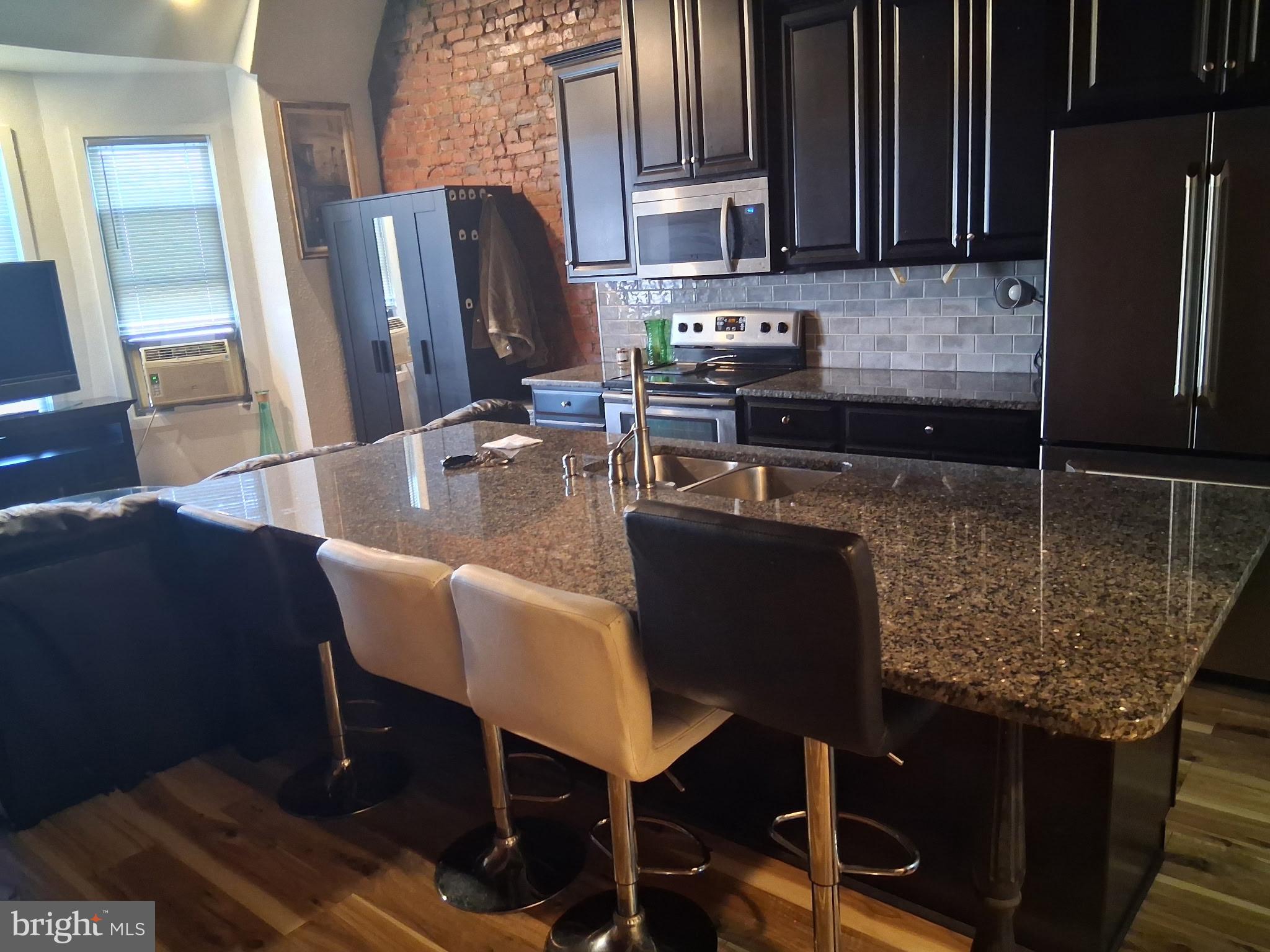 KENSINGTON - Residential
